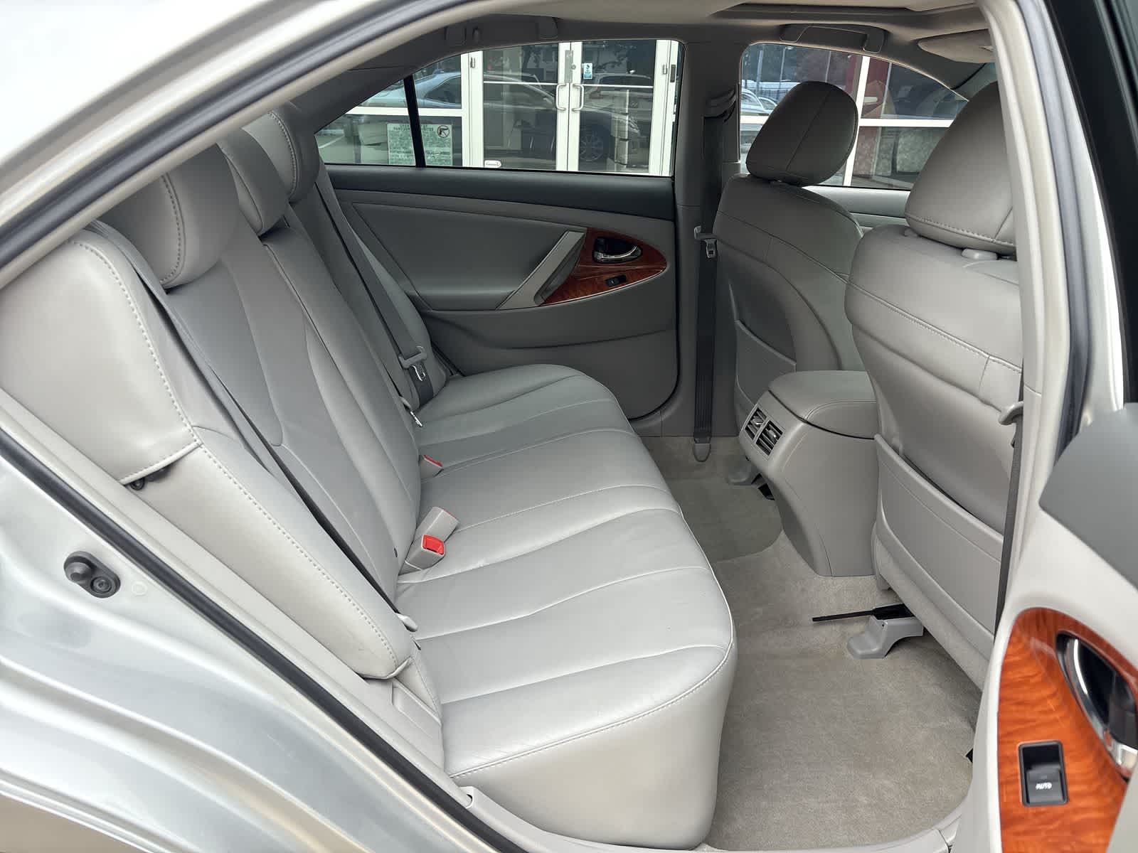 2011 Toyota Camry XLE 12