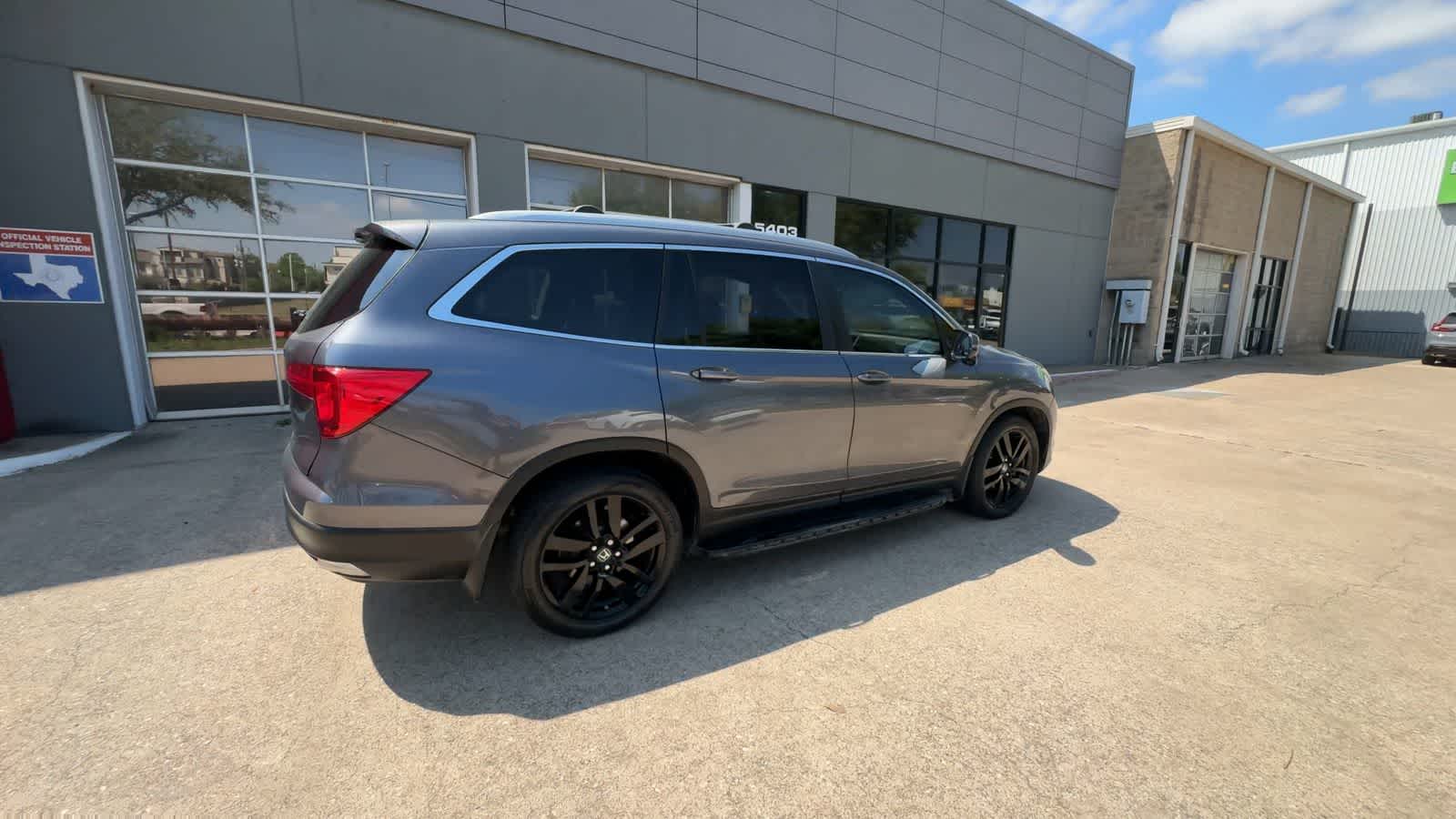 Thumbnail: 2016 Honda Pilot - 8