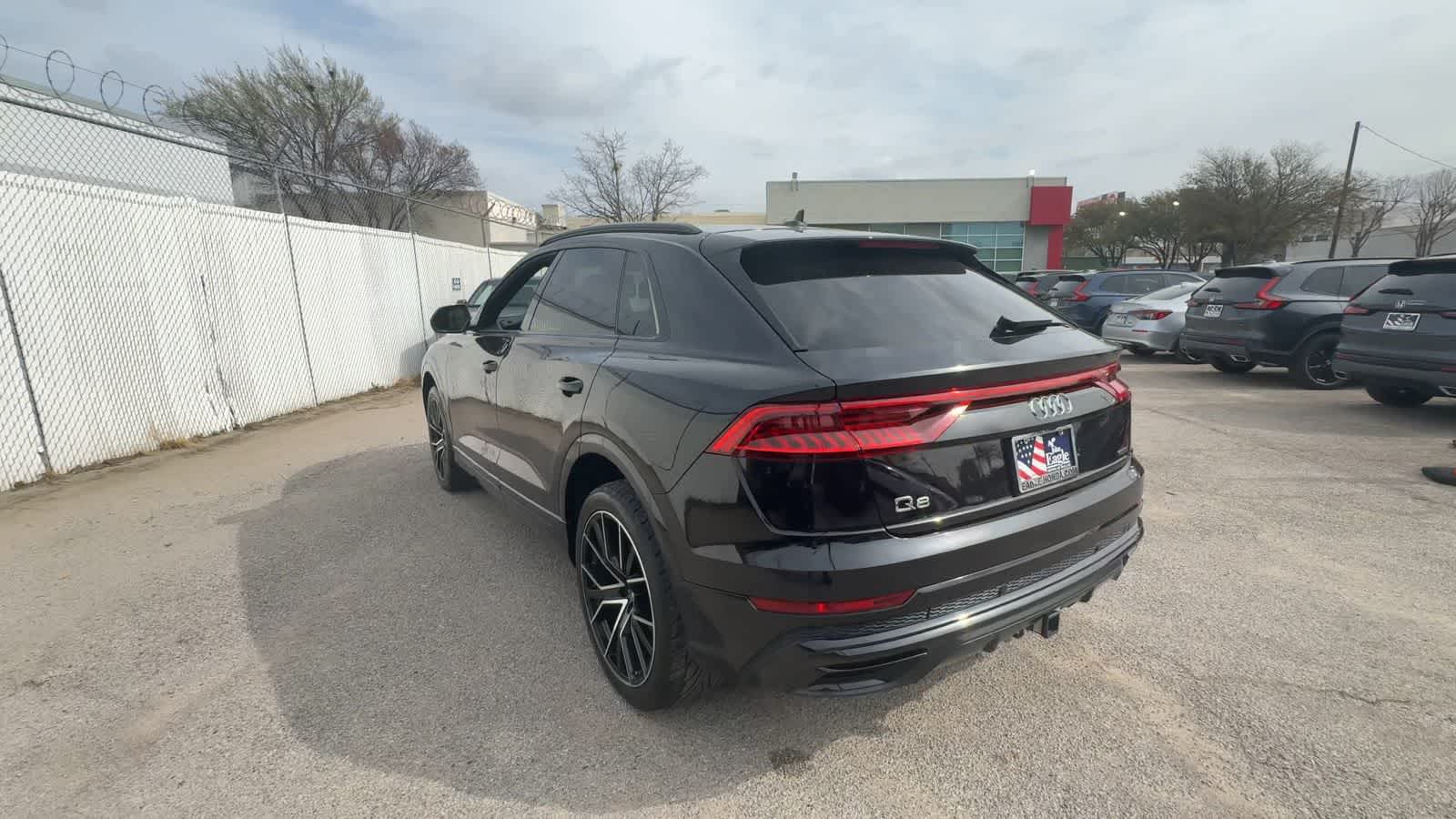 Thumbnail: 2020 Audi Q8 - 6