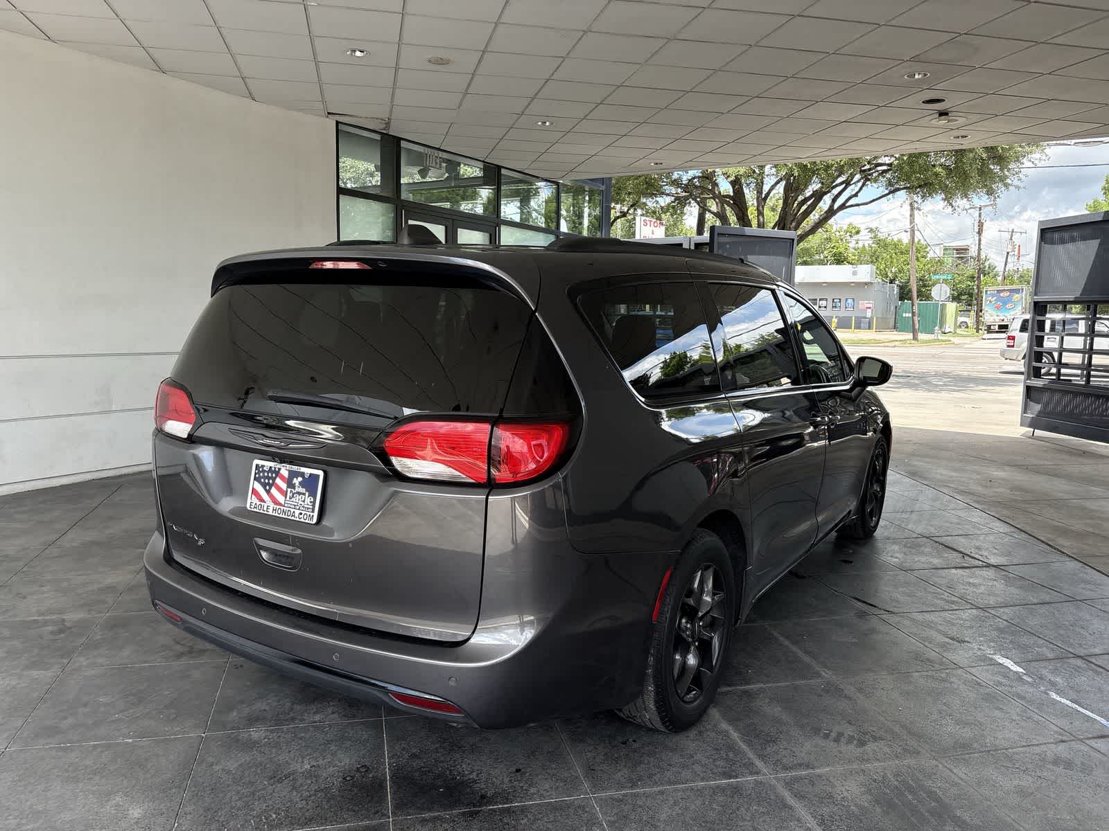 Thumbnail: 2020 Chrysler Pacifica - 25