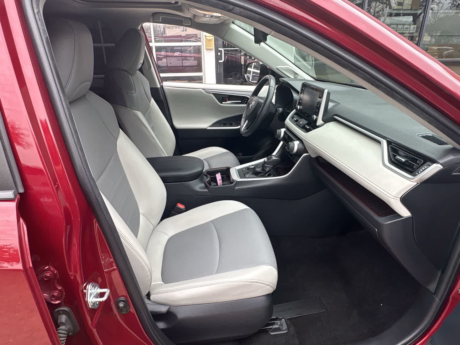 Thumbnail: 2019 Toyota RAV4 - 25