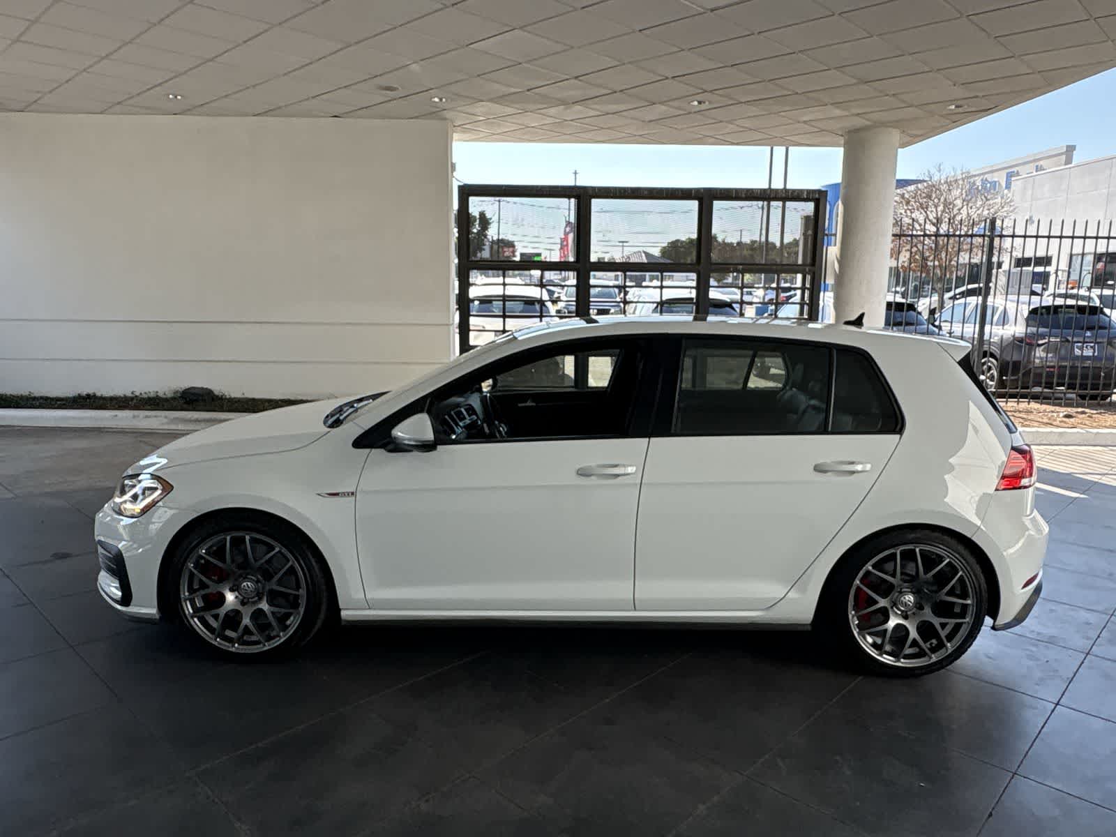 Thumbnail: 2018 Volkswagen Golf - 3