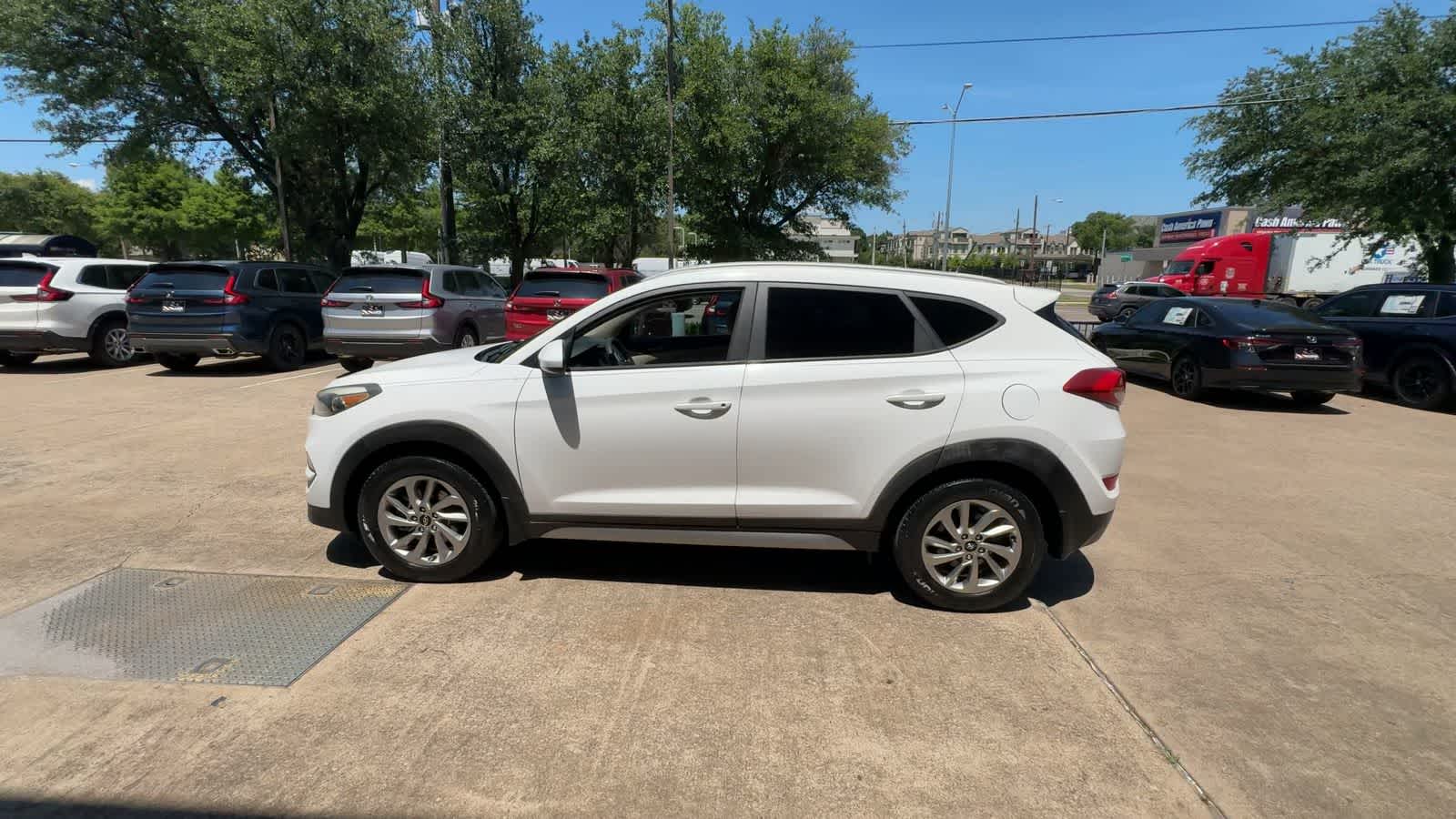 Thumbnail: 2017 Hyundai Tucson - 5