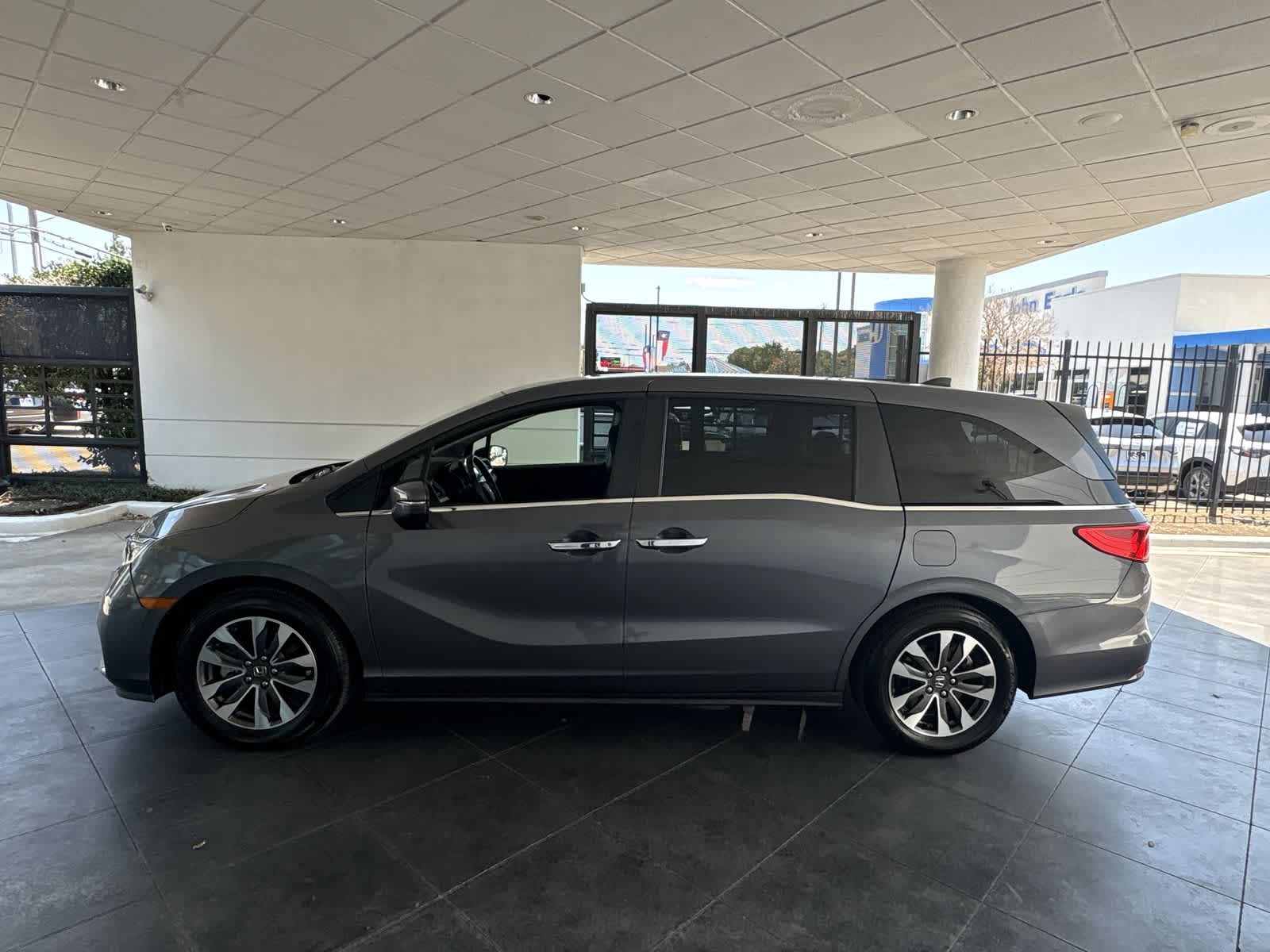 2023 Honda Odyssey EX-L photo 3