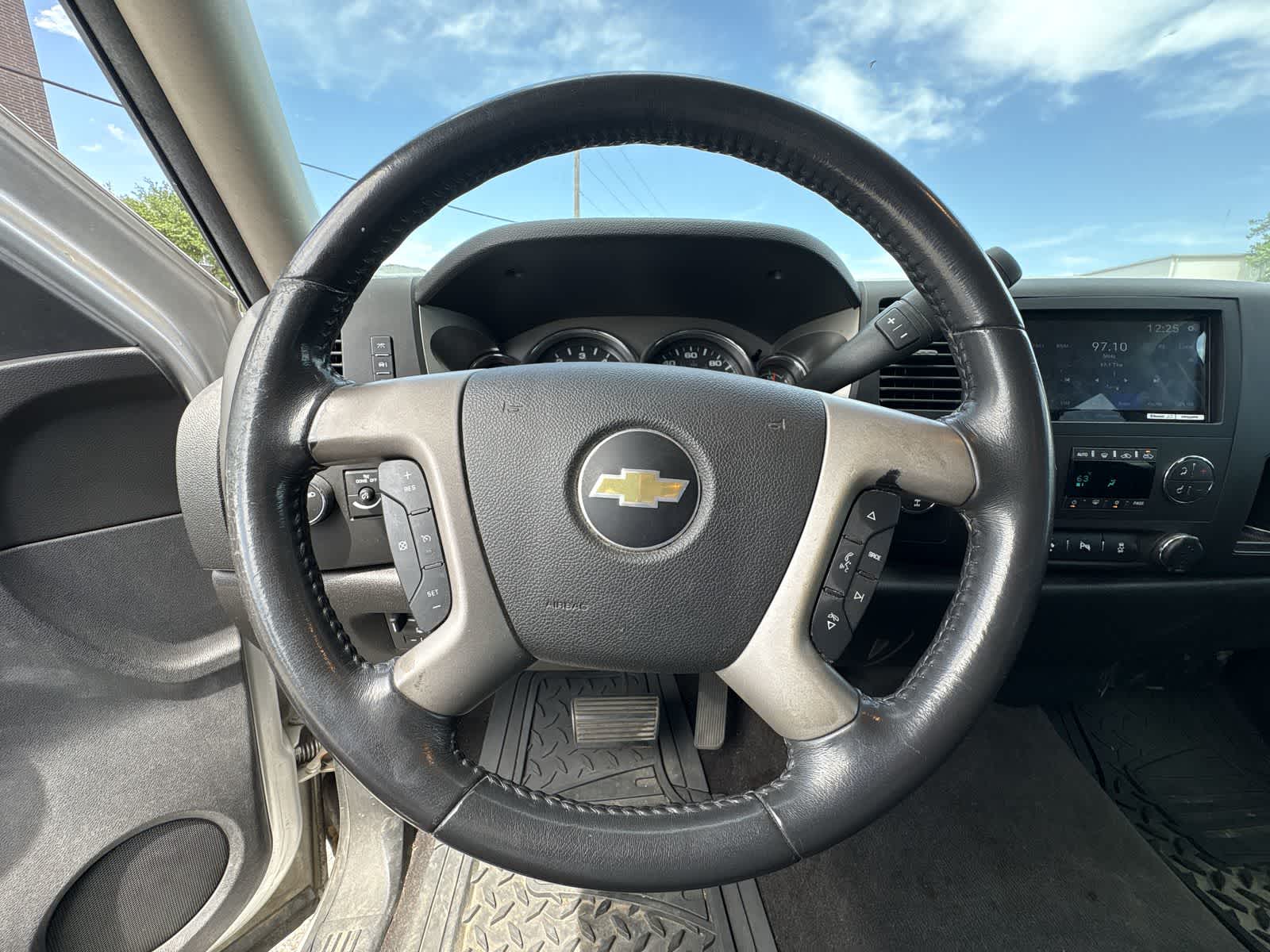 Thumbnail: 2012 Chevrolet Silverado 1500 - 18