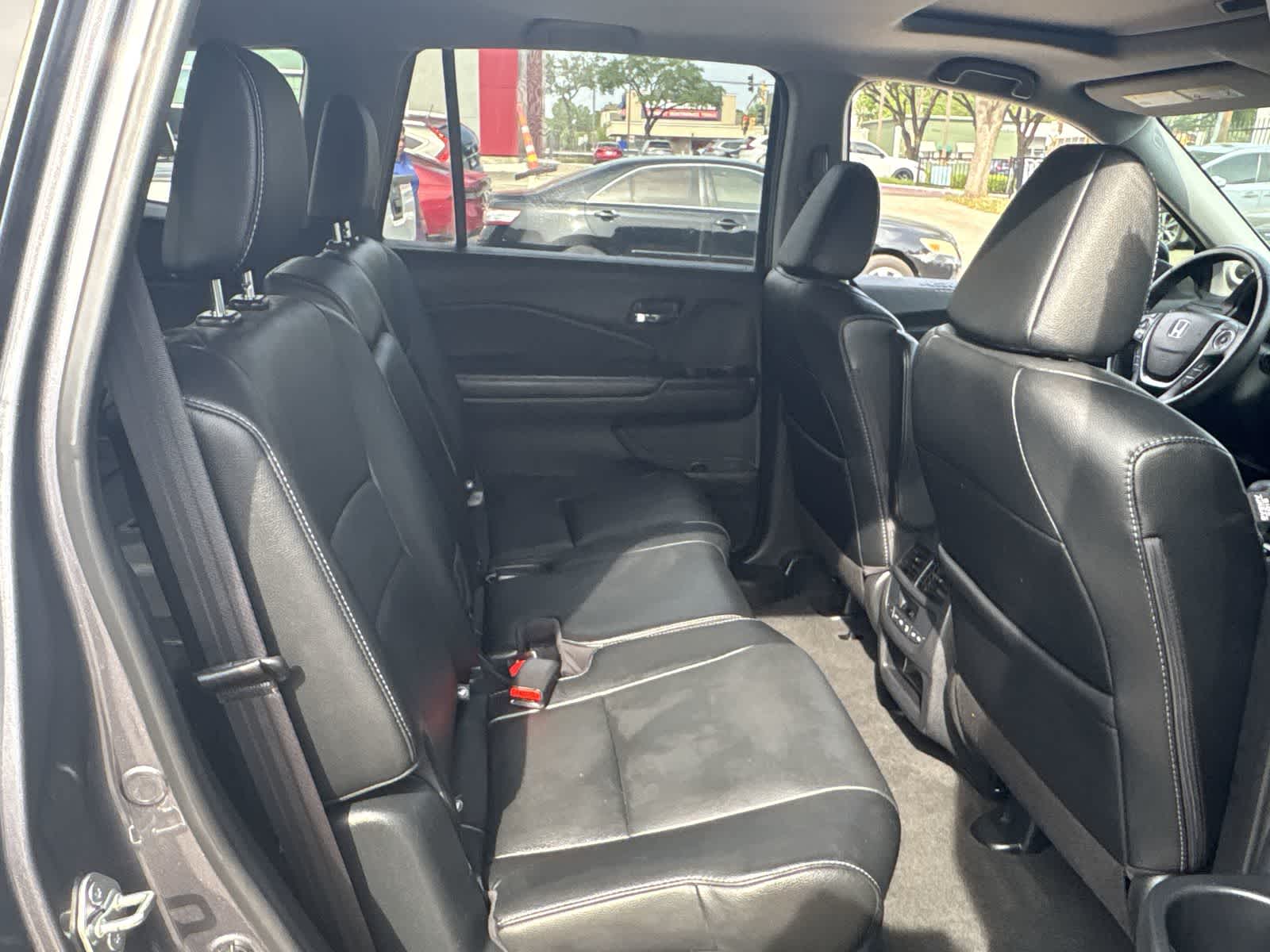 Thumbnail: 2018 Honda Pilot - 15