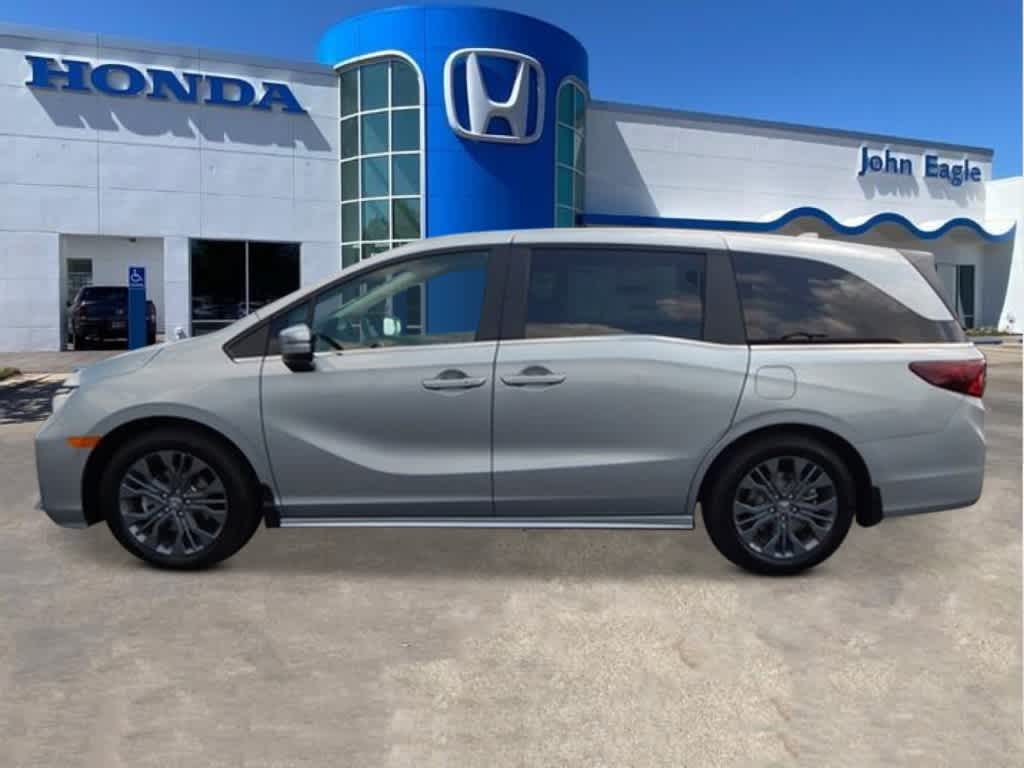 2026 Honda Odyssey Touring photo 2