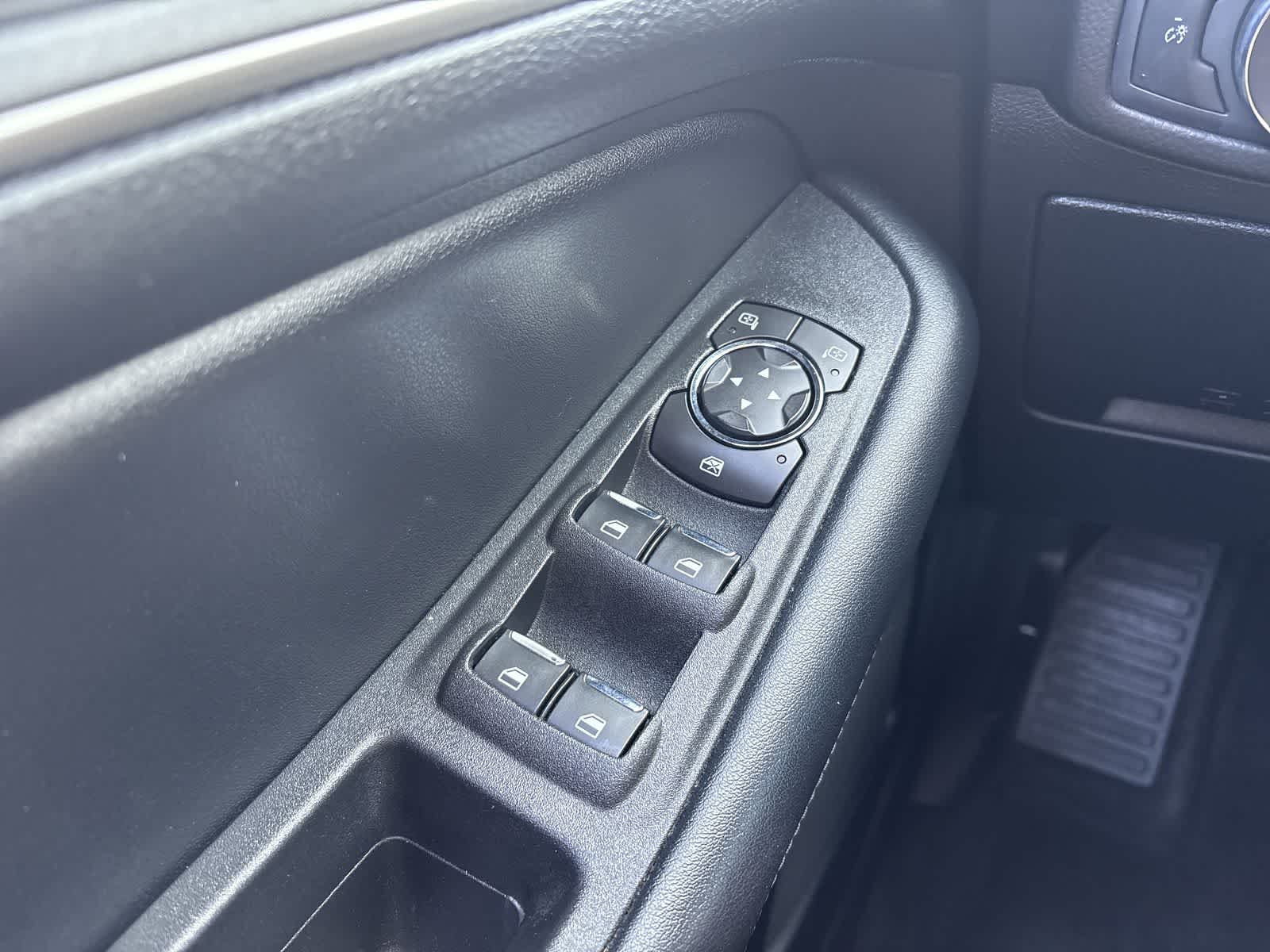 Thumbnail: 2022 Ford Edge - 31