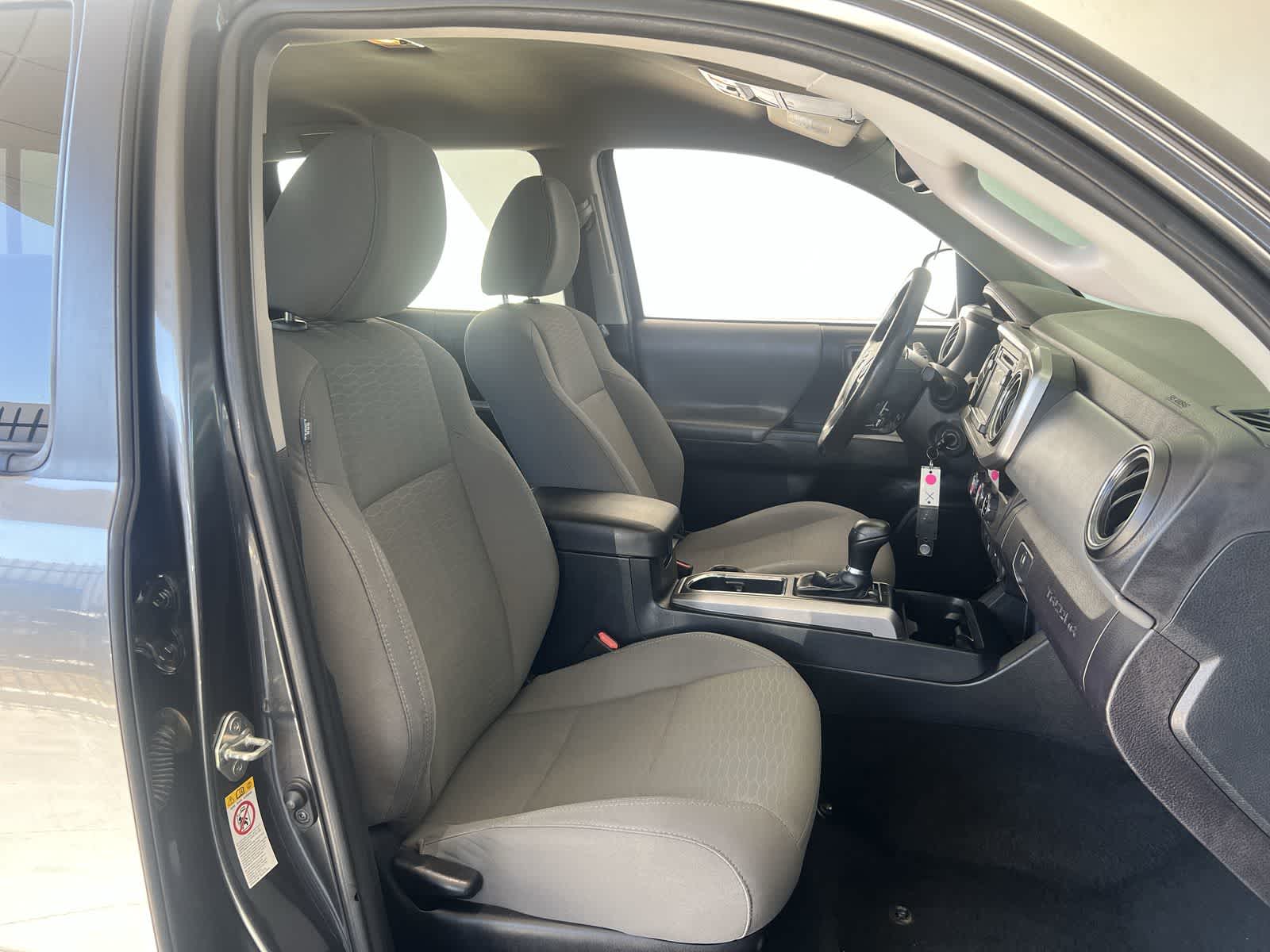 Thumbnail: 2018 Toyota Tacoma - 11