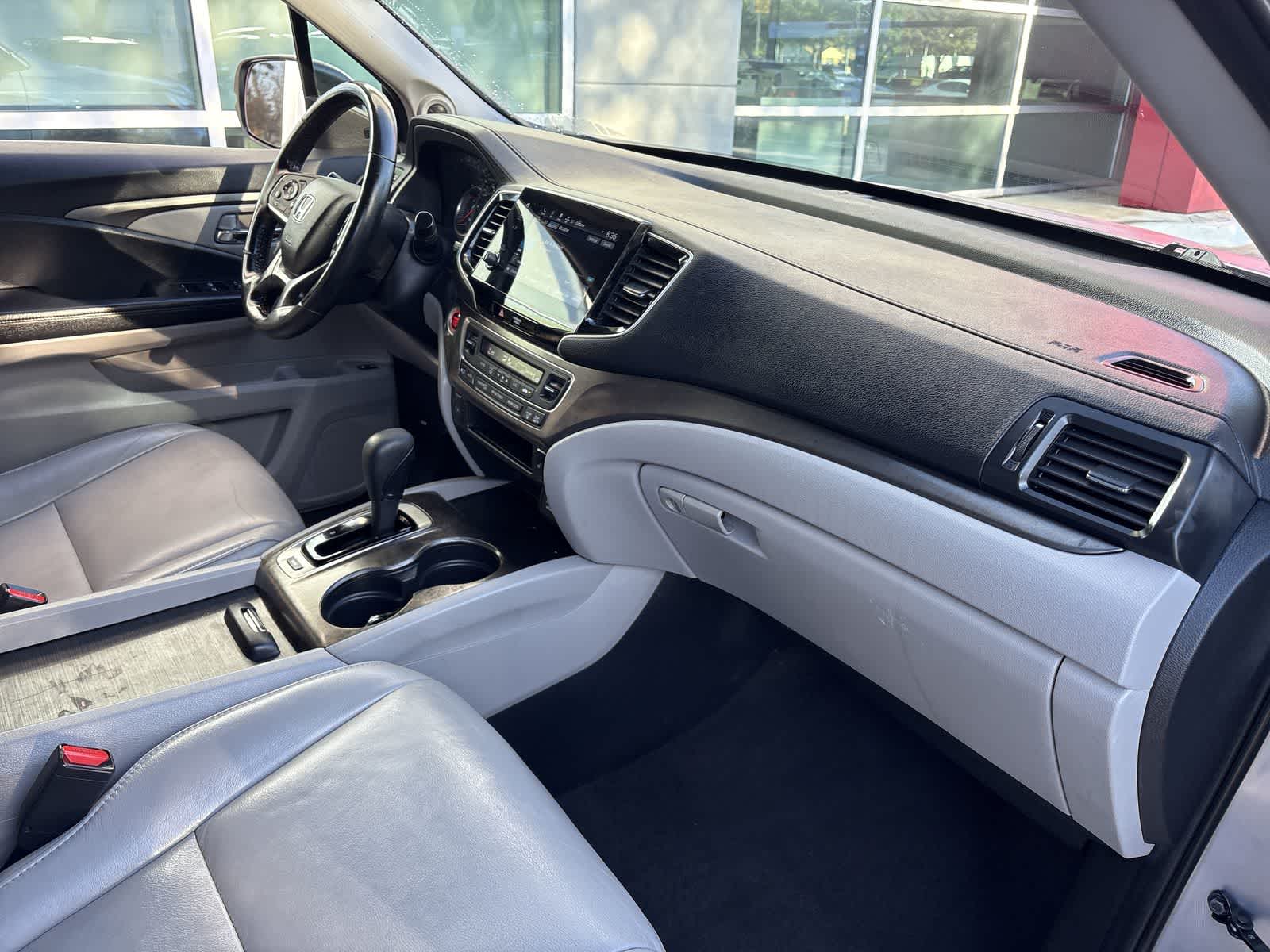 Thumbnail: 2019 Honda Pilot - 20