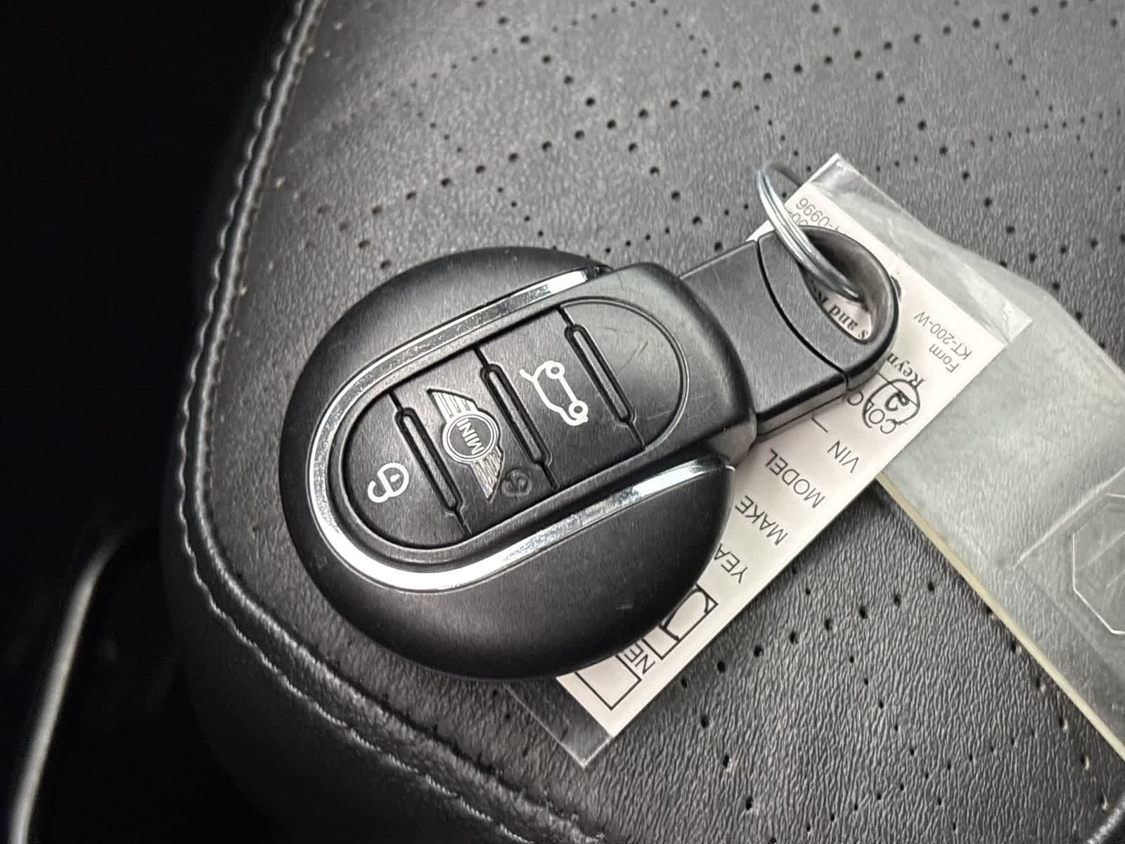 Thumbnail: 2018 MINI Cooper Hardtop - 37