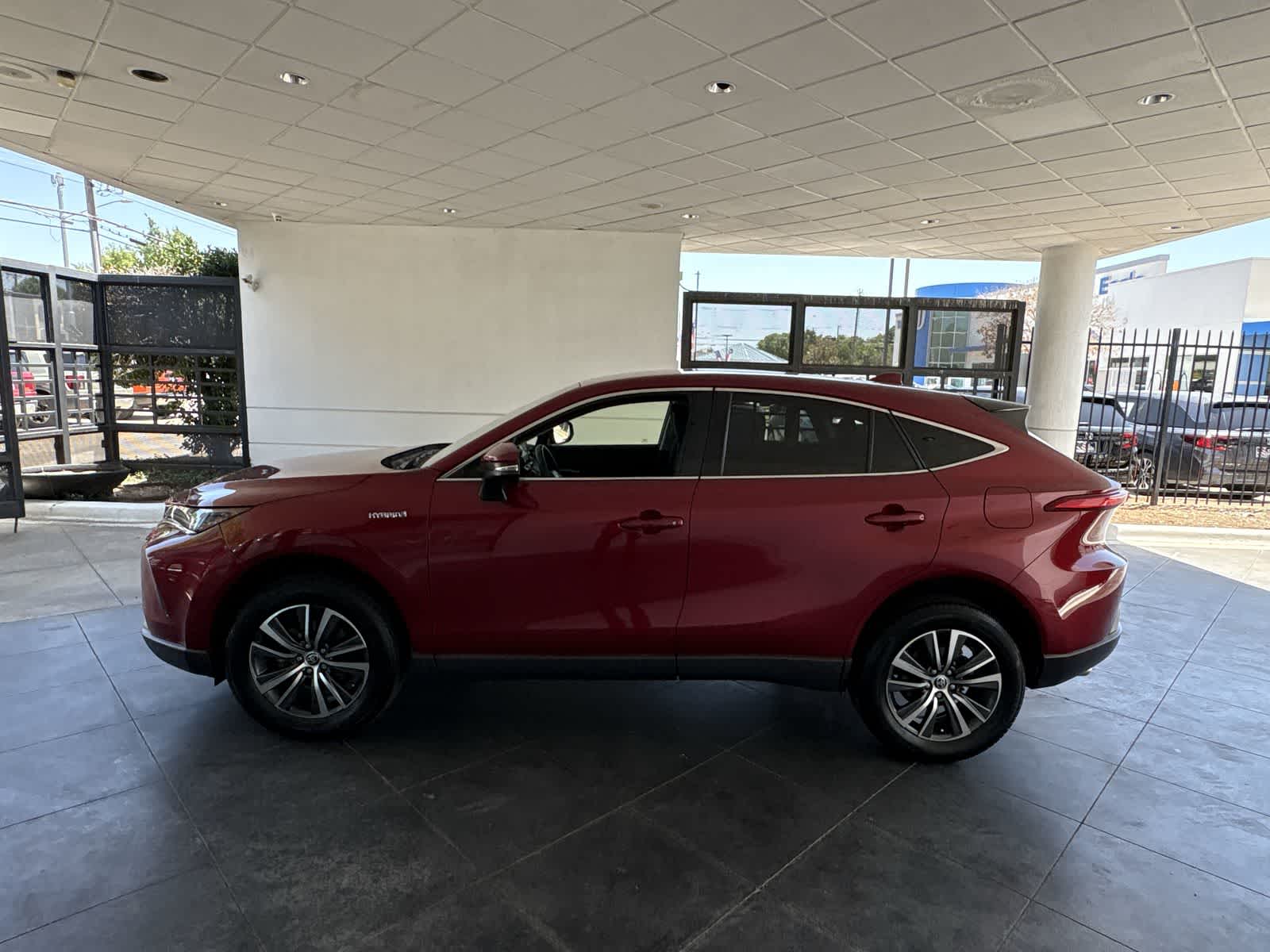 Thumbnail: 2021 Toyota Venza - 3