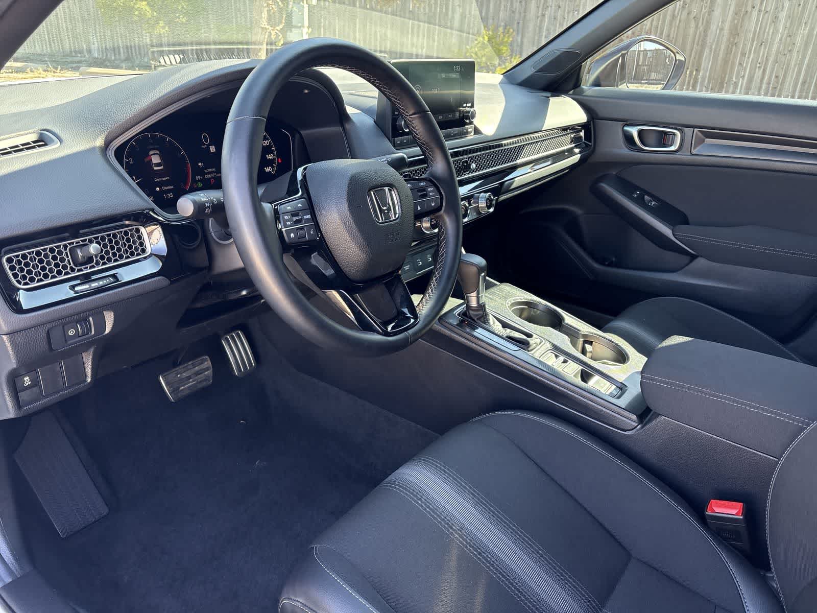 2025 Honda Civic Sport photo 2