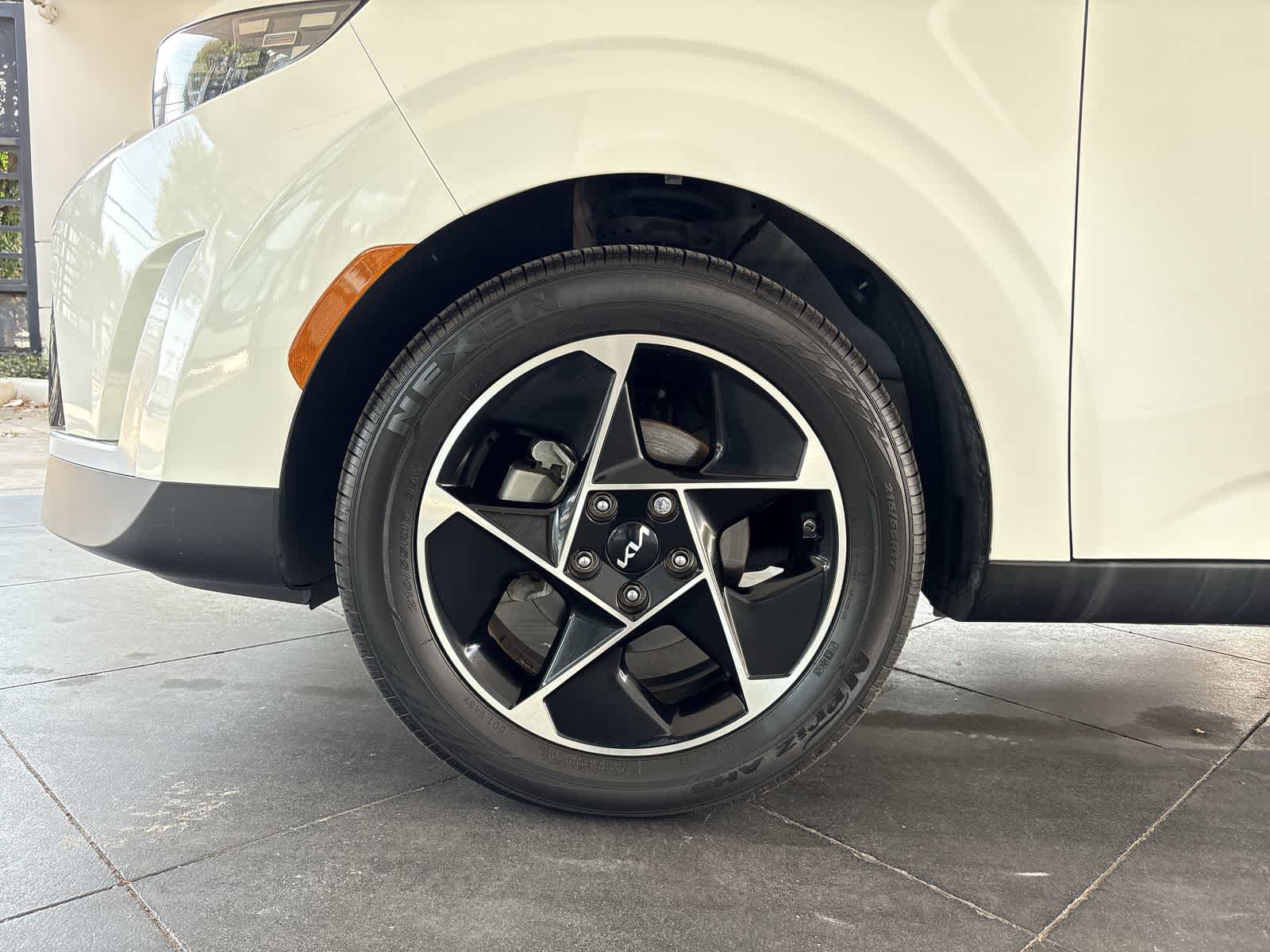 Thumbnail: 2023 Kia Soul - 8