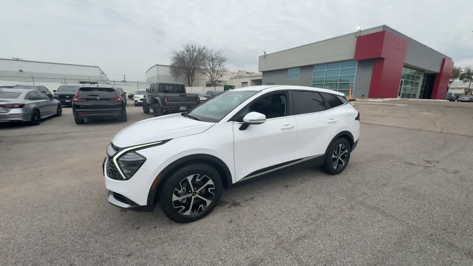 Thumbnail: 2024 Kia Sportage - 4