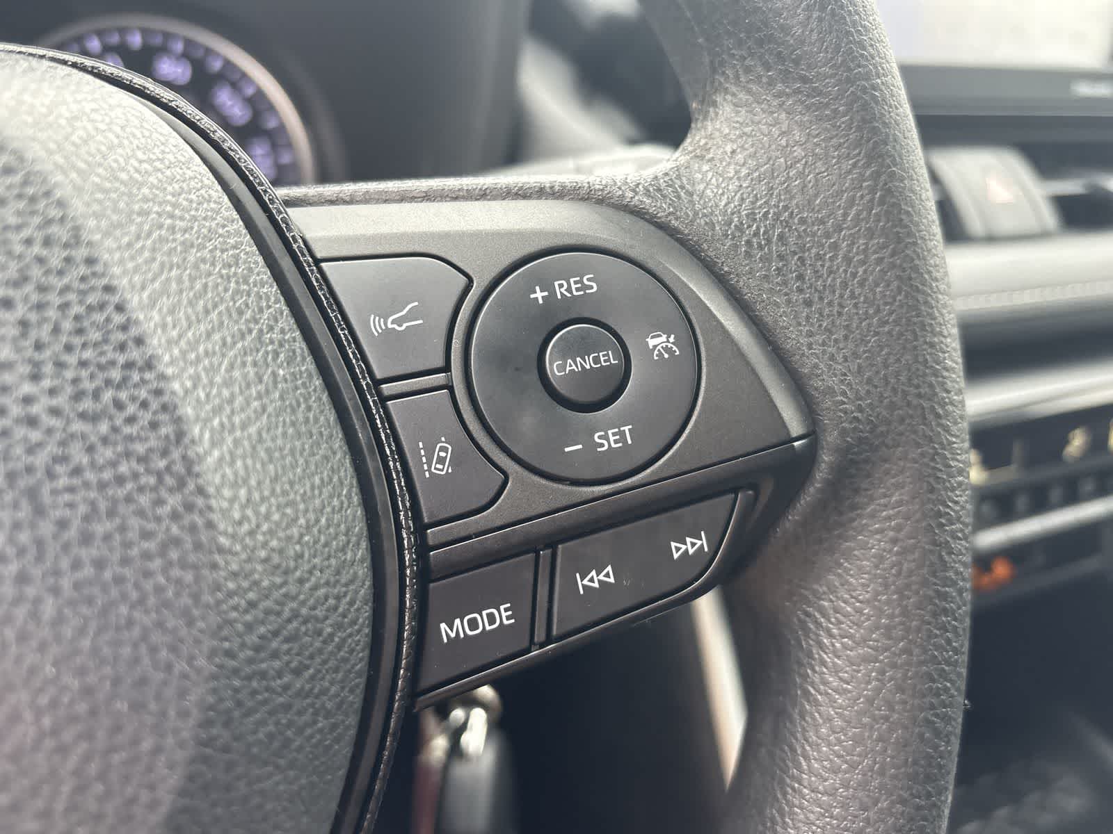 Thumbnail: 2021 Toyota RAV4 - 27