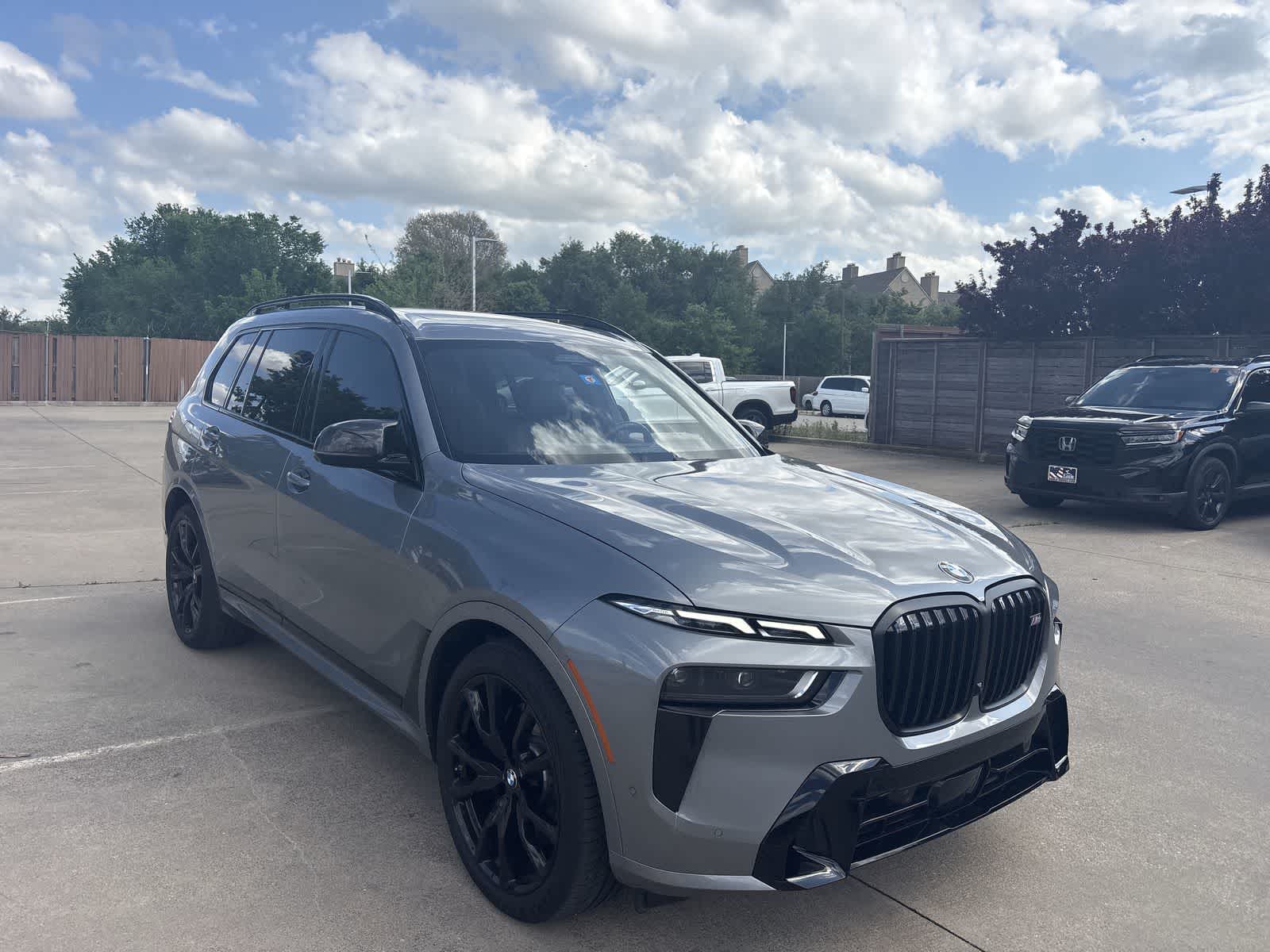 Thumbnail: 2023 BMW X7 - 8