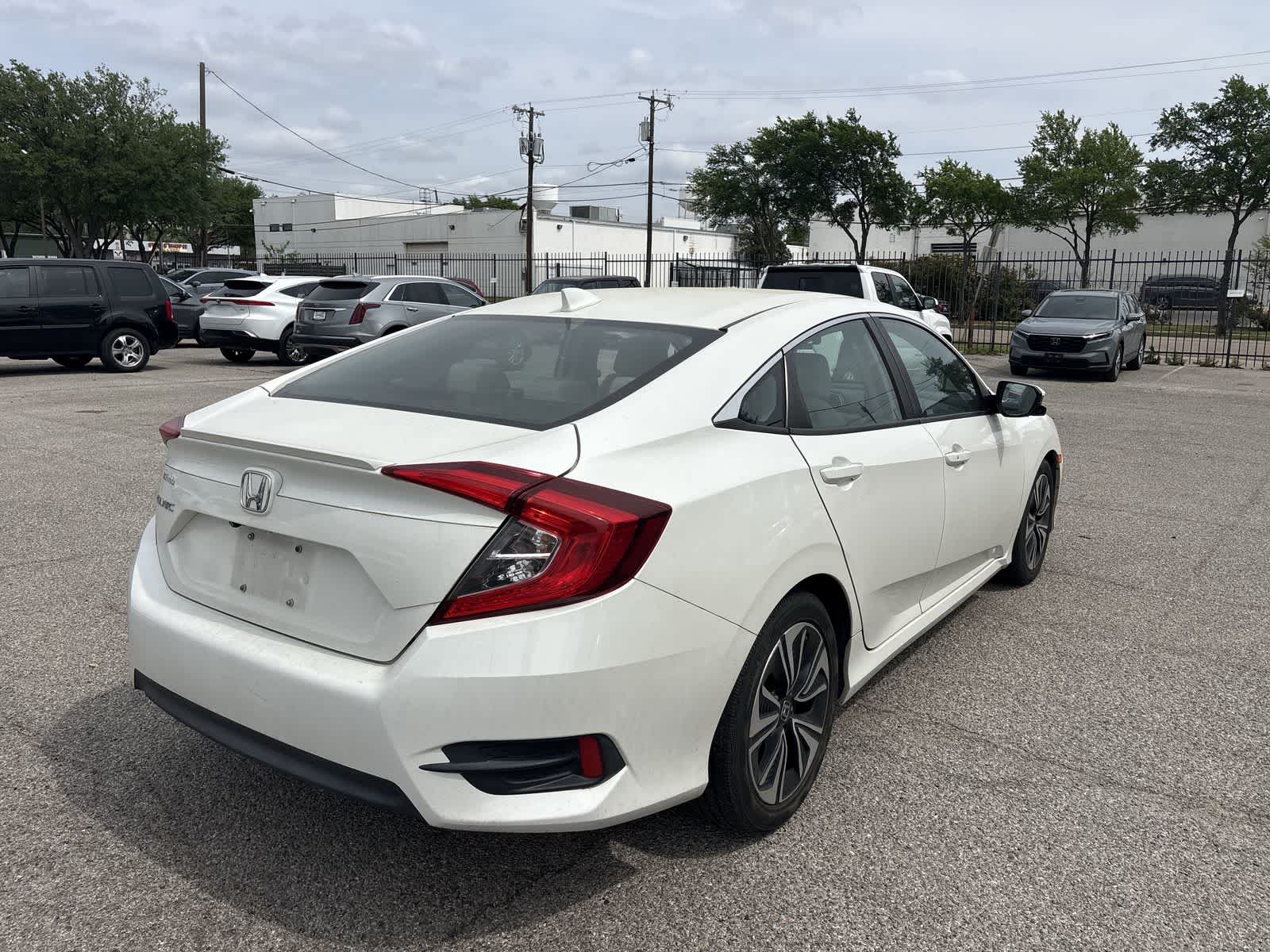 Thumbnail: 2017 Honda Civic - 6