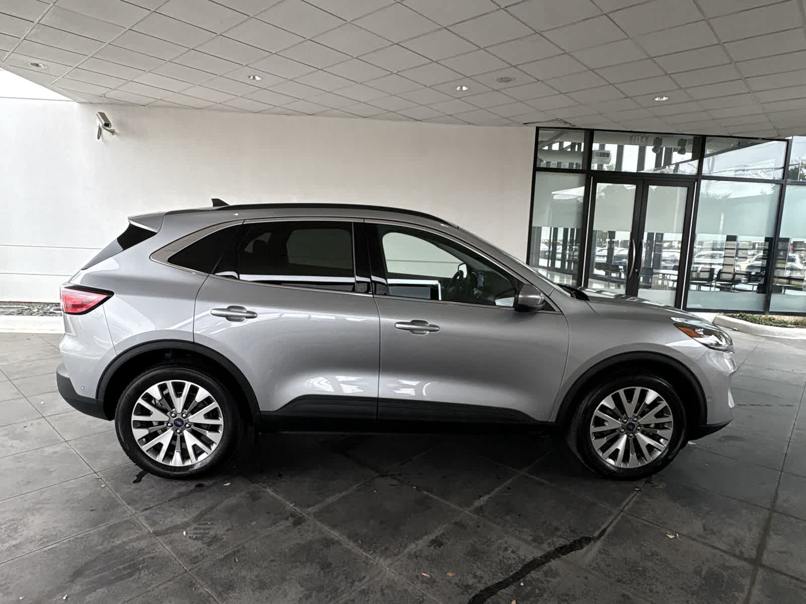 Thumbnail: 2021 Ford Escape - 24
