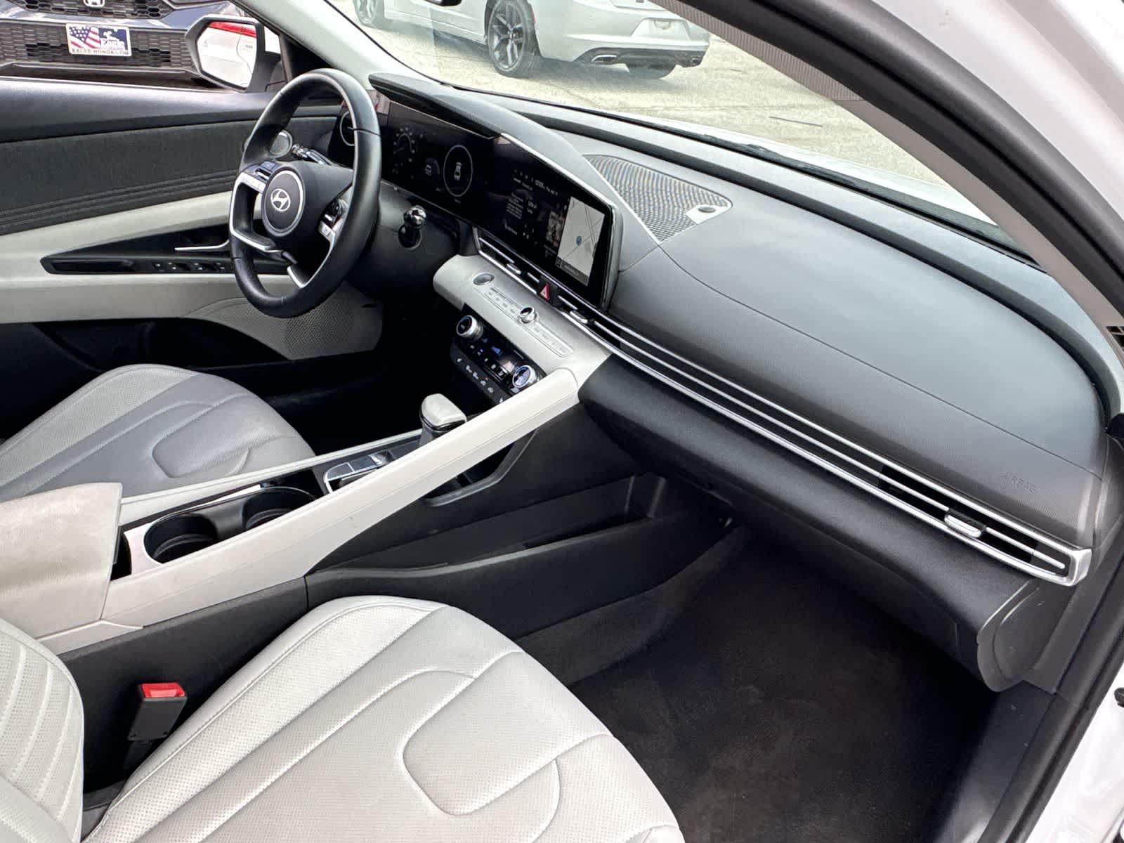 Thumbnail: 2025 Hyundai Elantra - 17