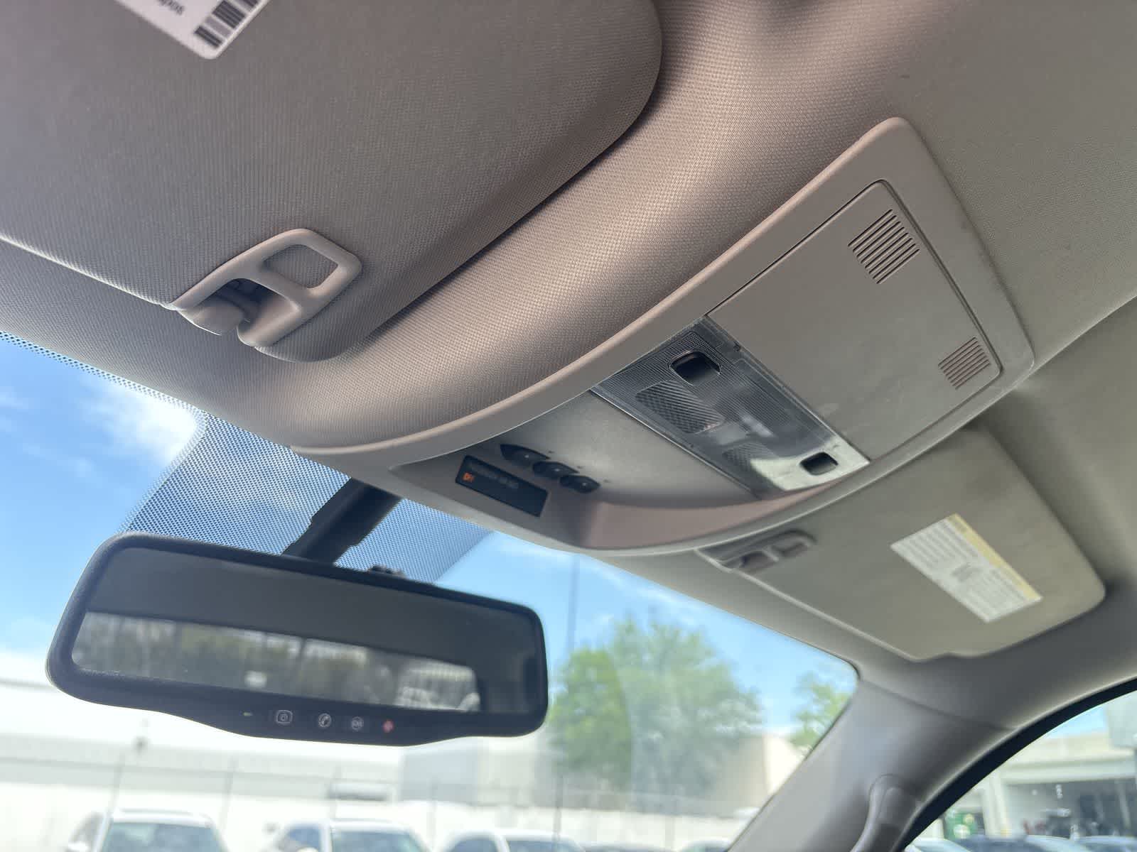 Thumbnail: 2012 Chevrolet Silverado 1500 - 27