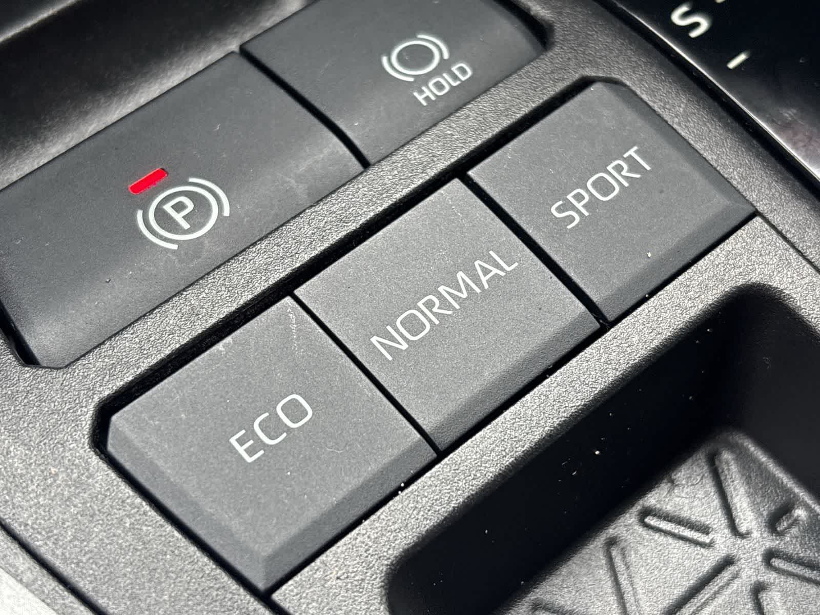 Thumbnail: 2021 Toyota RAV4 - 30