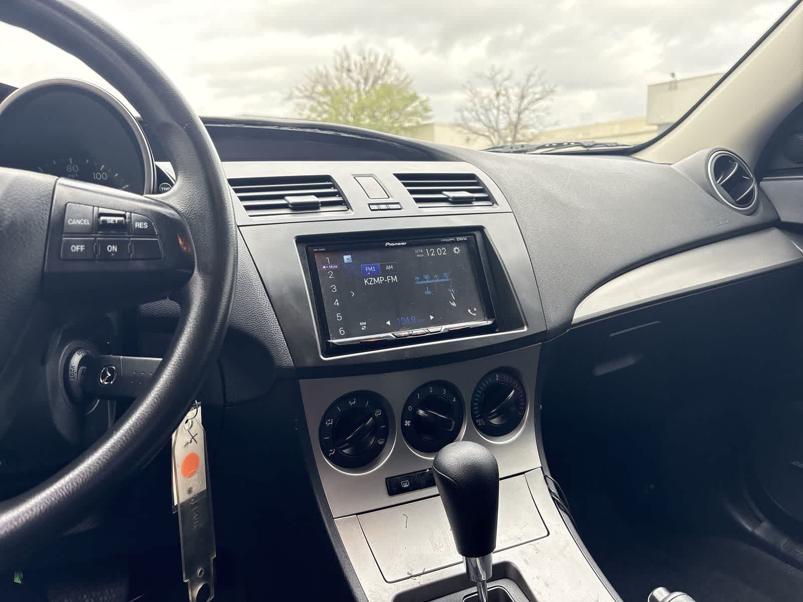 Thumbnail: 2011 Mazda Mazda3 - 28