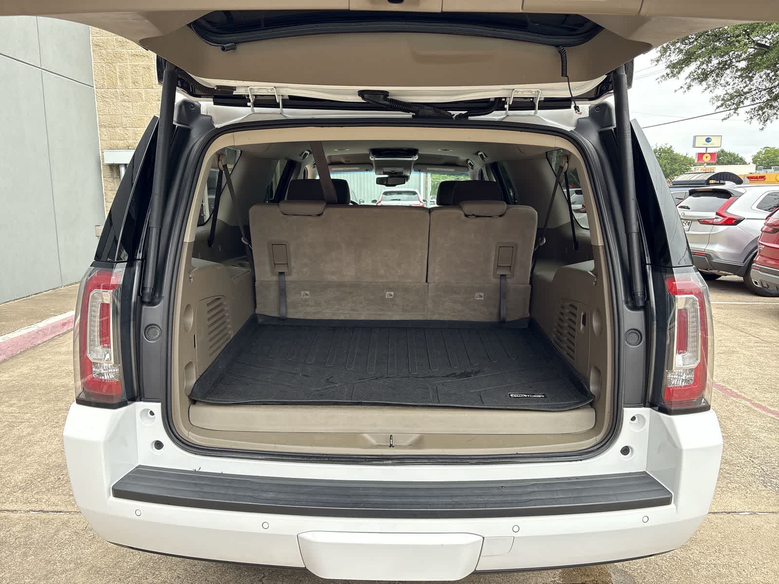 Thumbnail: 2018 GMC Yukon XL - 18