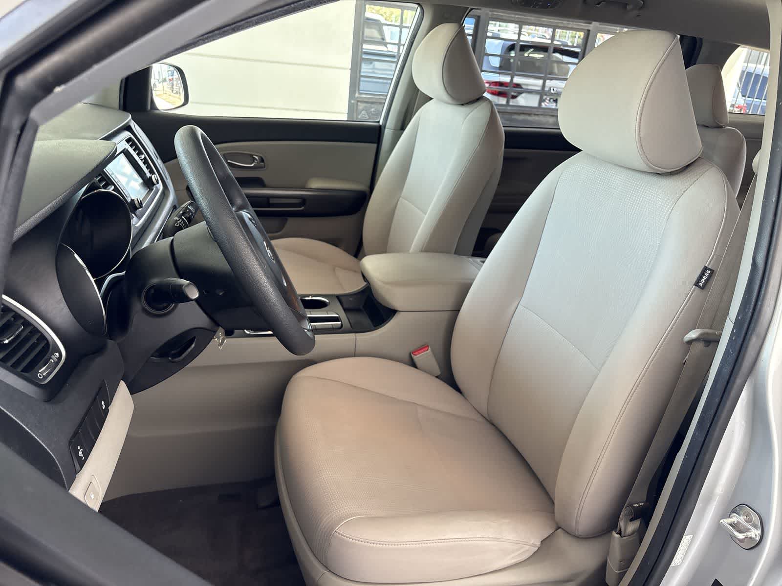 Thumbnail: 2019 Kia Sedona - 10