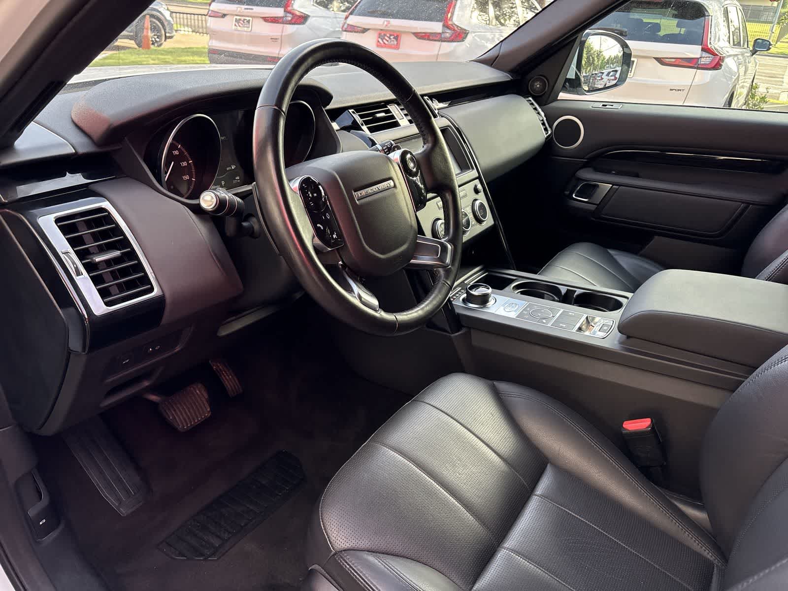 Thumbnail: 2019 Land Rover Discovery - 2