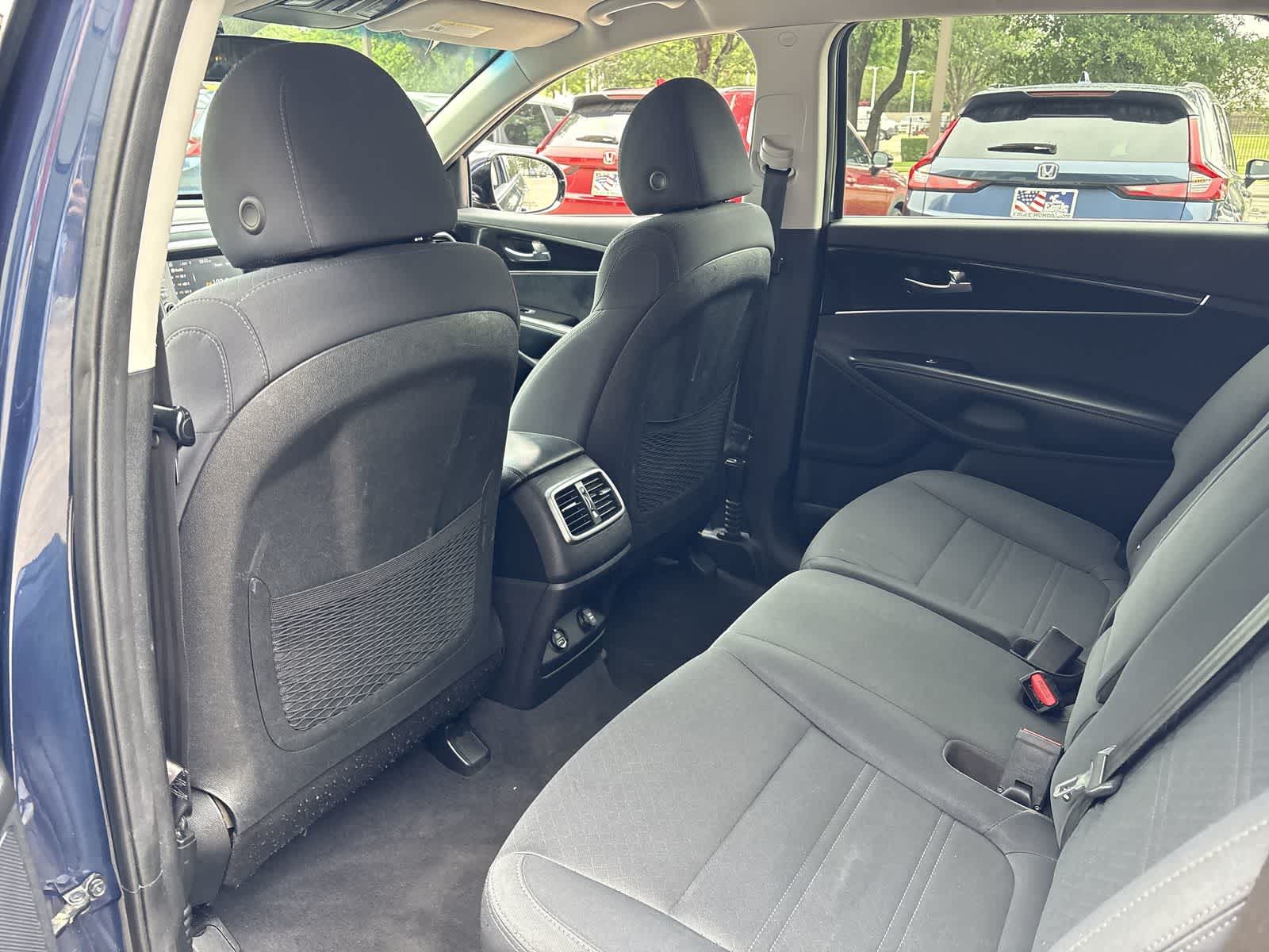 Thumbnail: 2019 Kia Sorento - 11