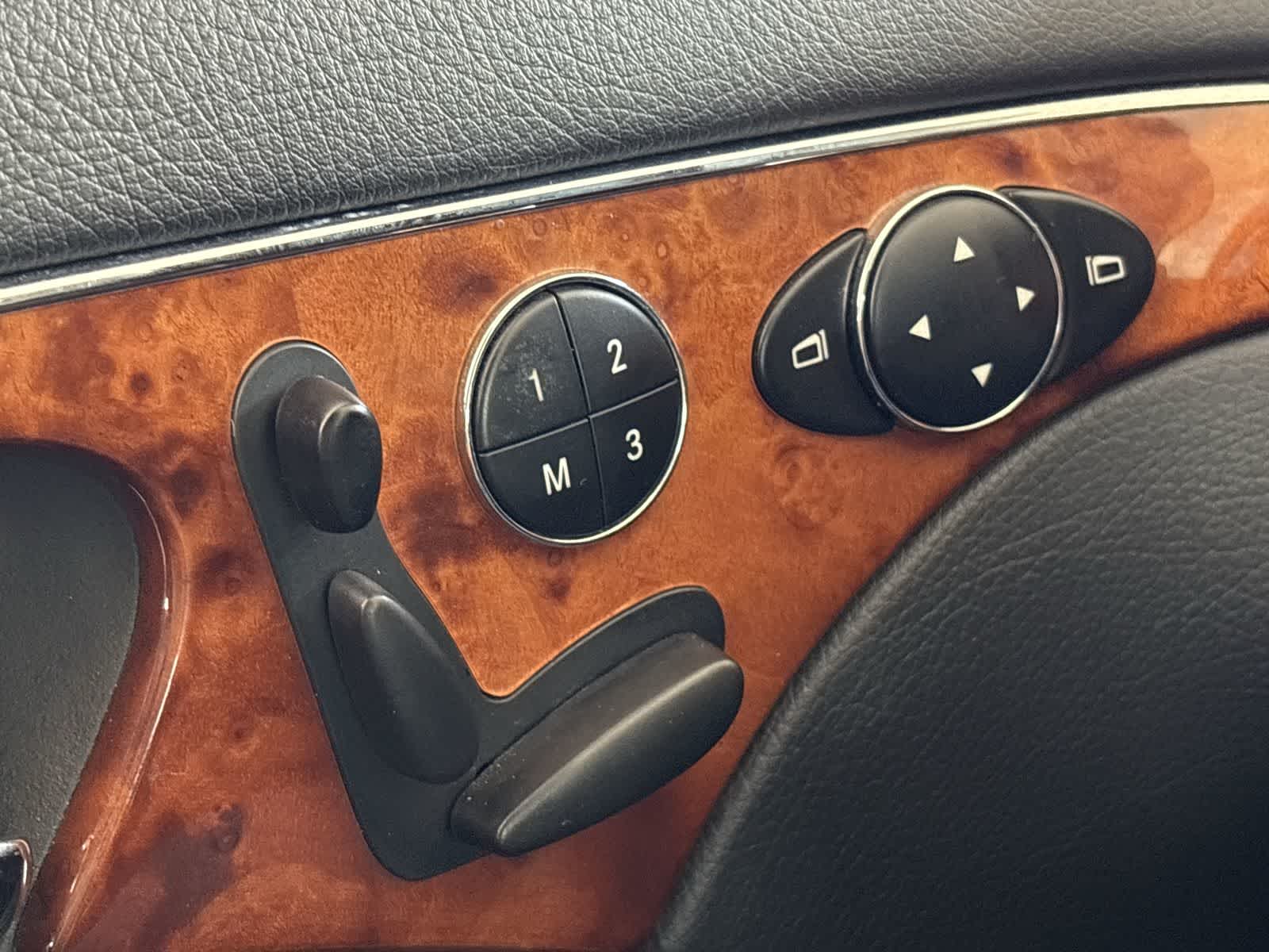 Thumbnail: 2004 Mercedes-Benz E-Class - 32