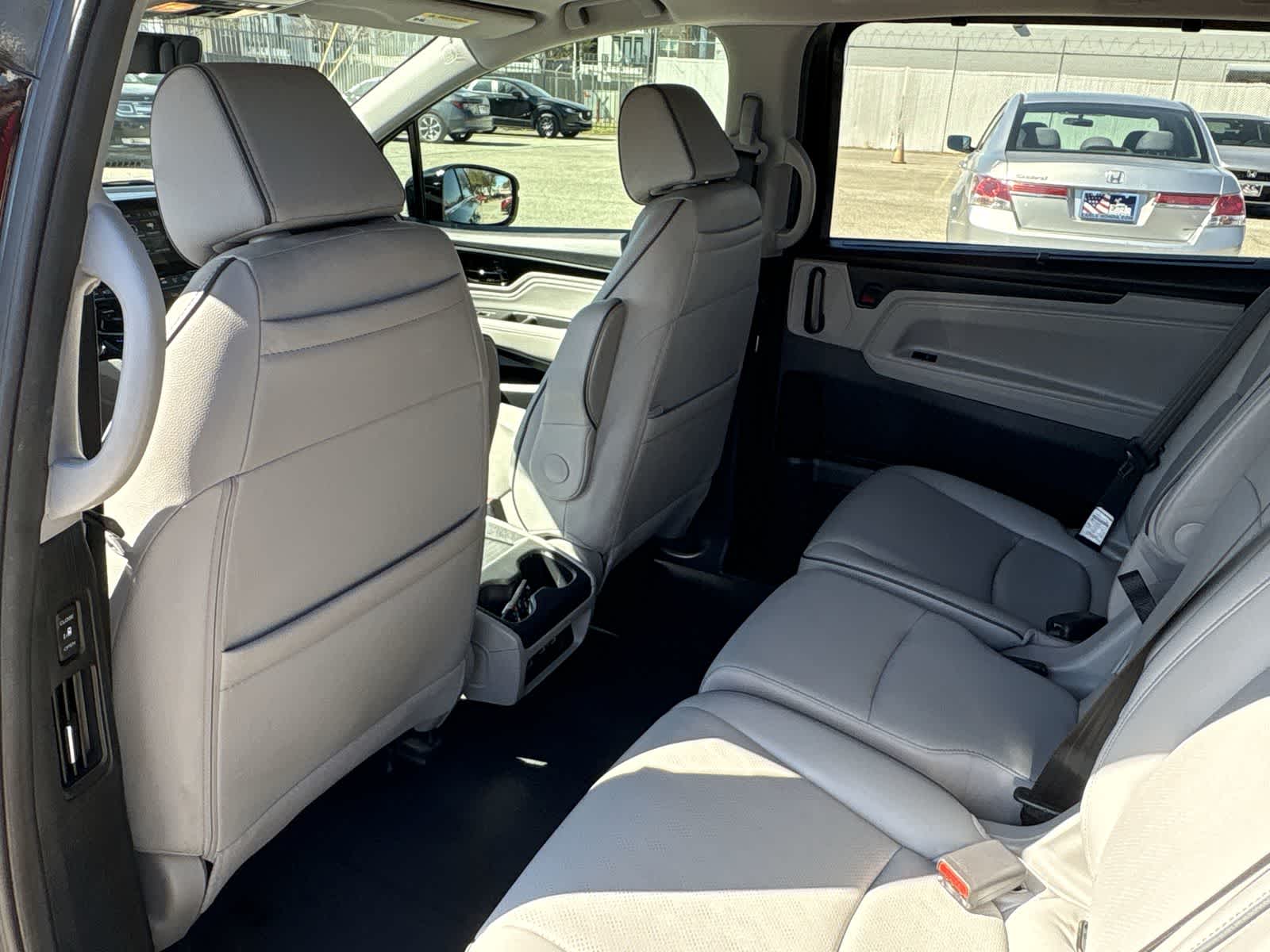 Thumbnail: 2022 Honda Odyssey - 23