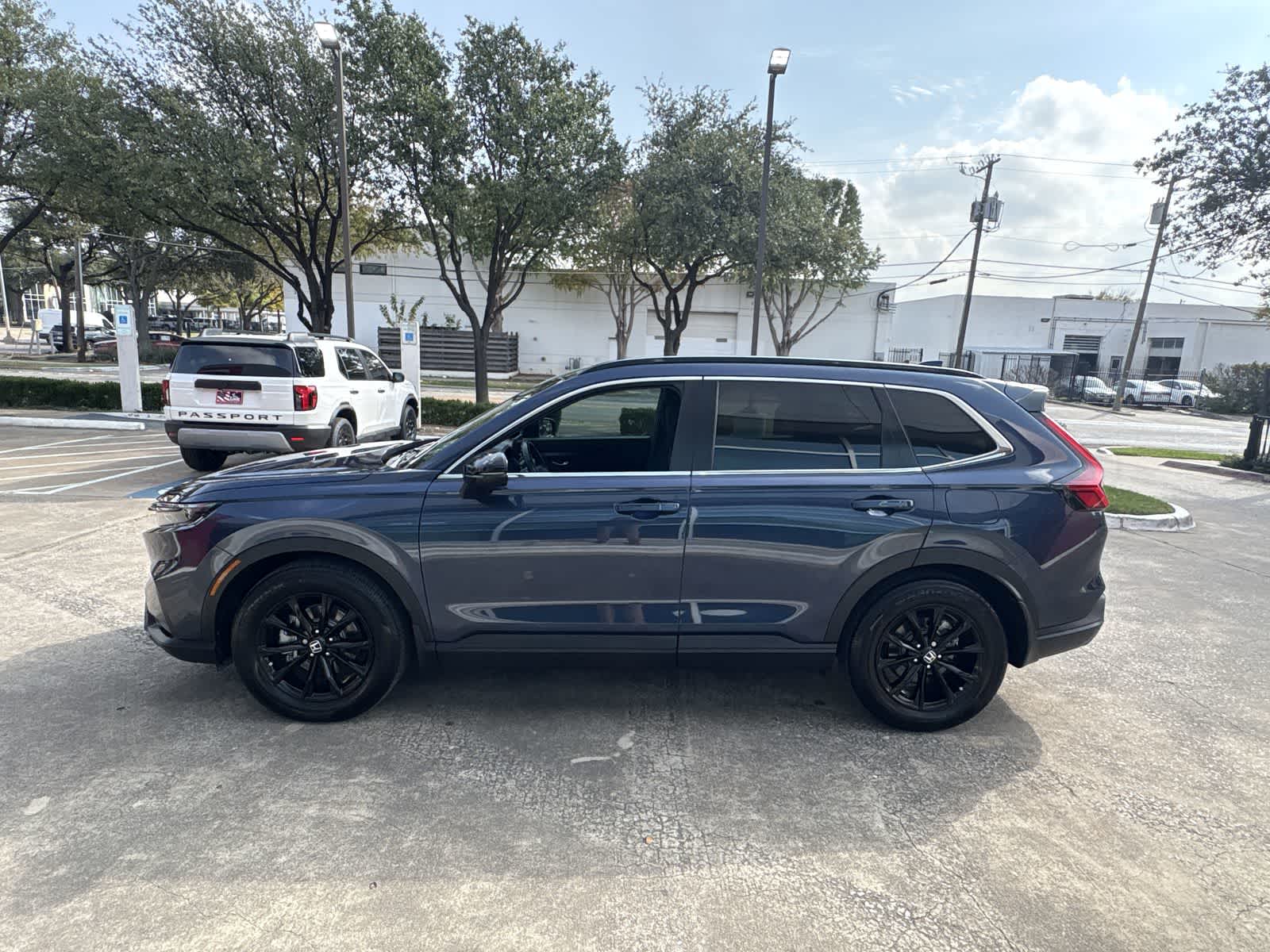 2025 Honda CR-V Hybrid Sport photo 2