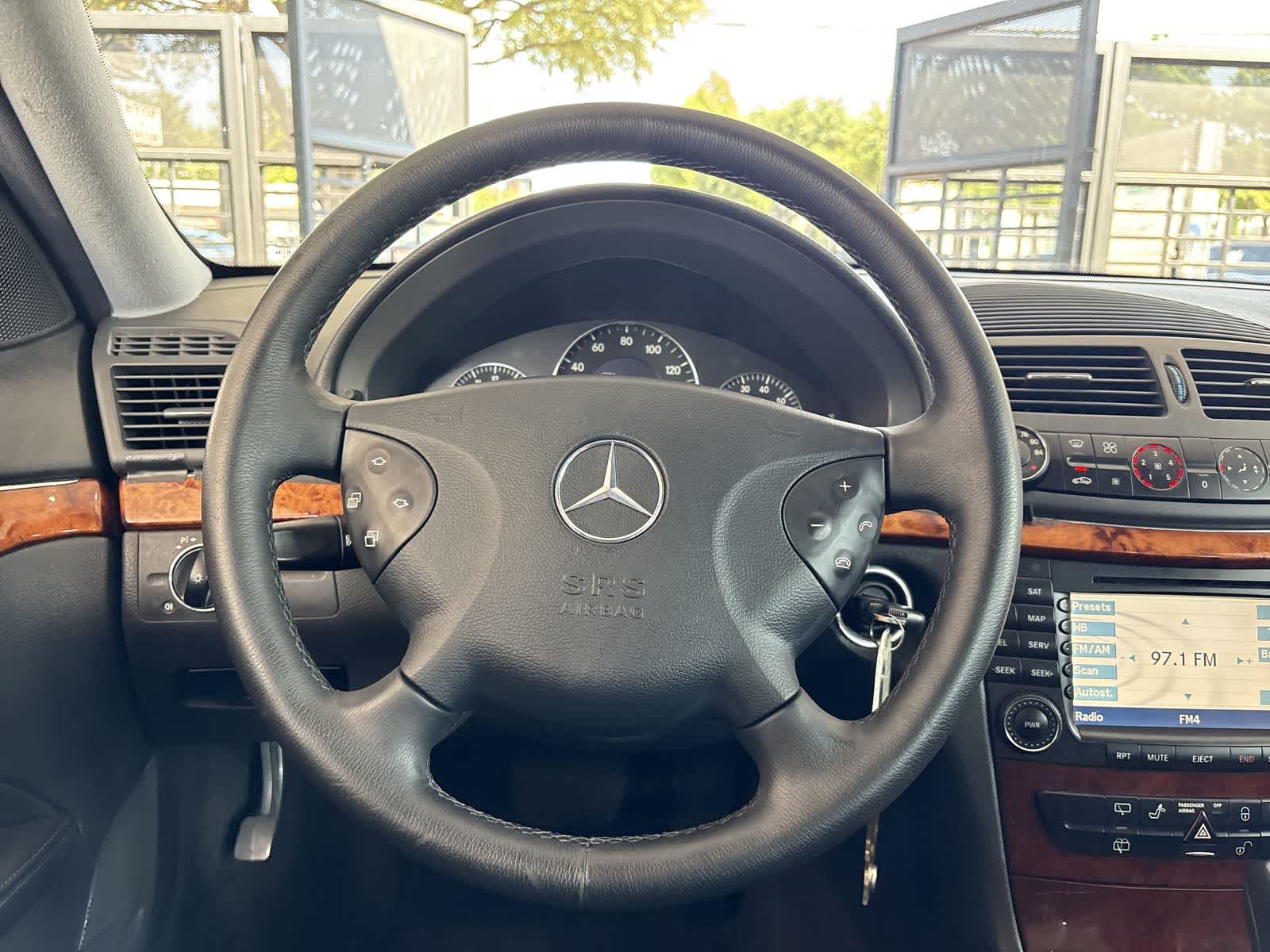 Thumbnail: 2004 Mercedes-Benz E-Class - 14