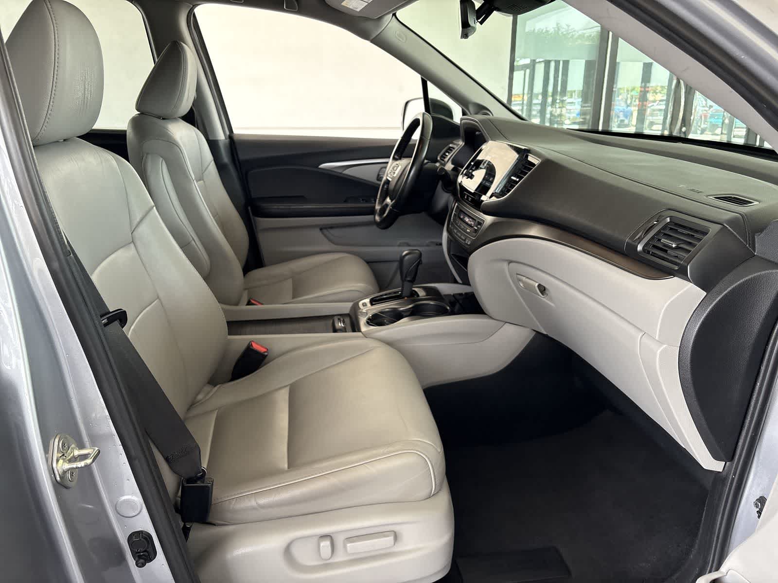 Thumbnail: 2019 Honda Pilot - 13