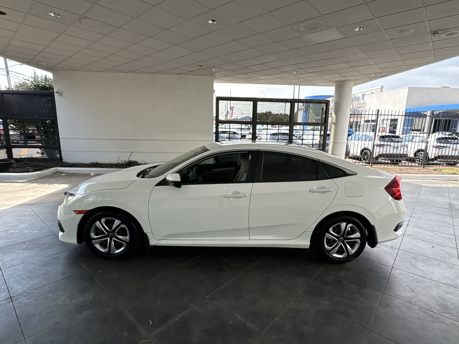Thumbnail: 2016 Honda Civic - 3
