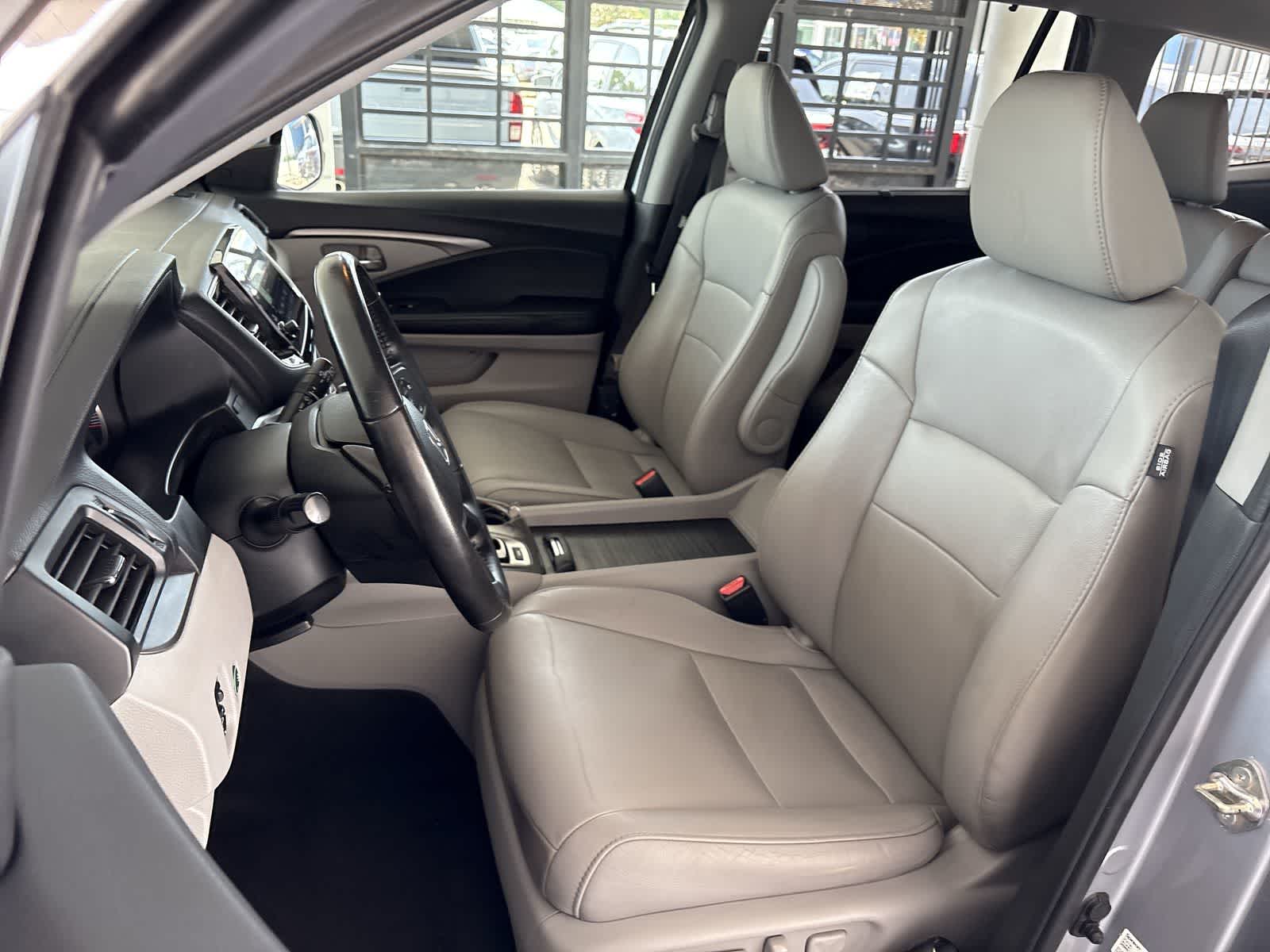 Thumbnail: 2019 Honda Pilot - 10