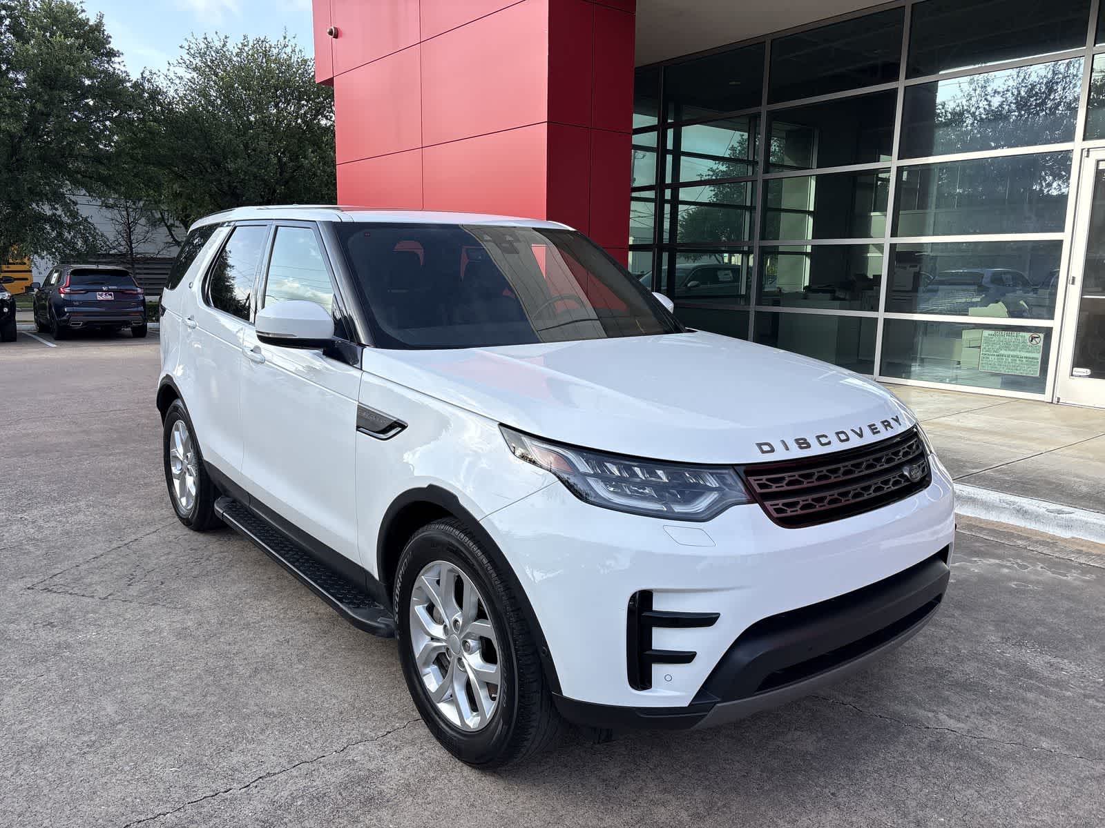 Thumbnail: 2019 Land Rover Discovery - 23