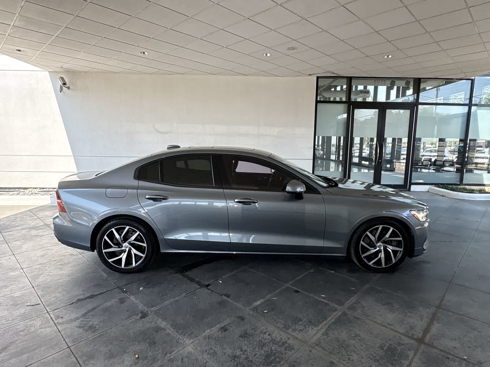 Thumbnail: 2019 Volvo S60 - 24