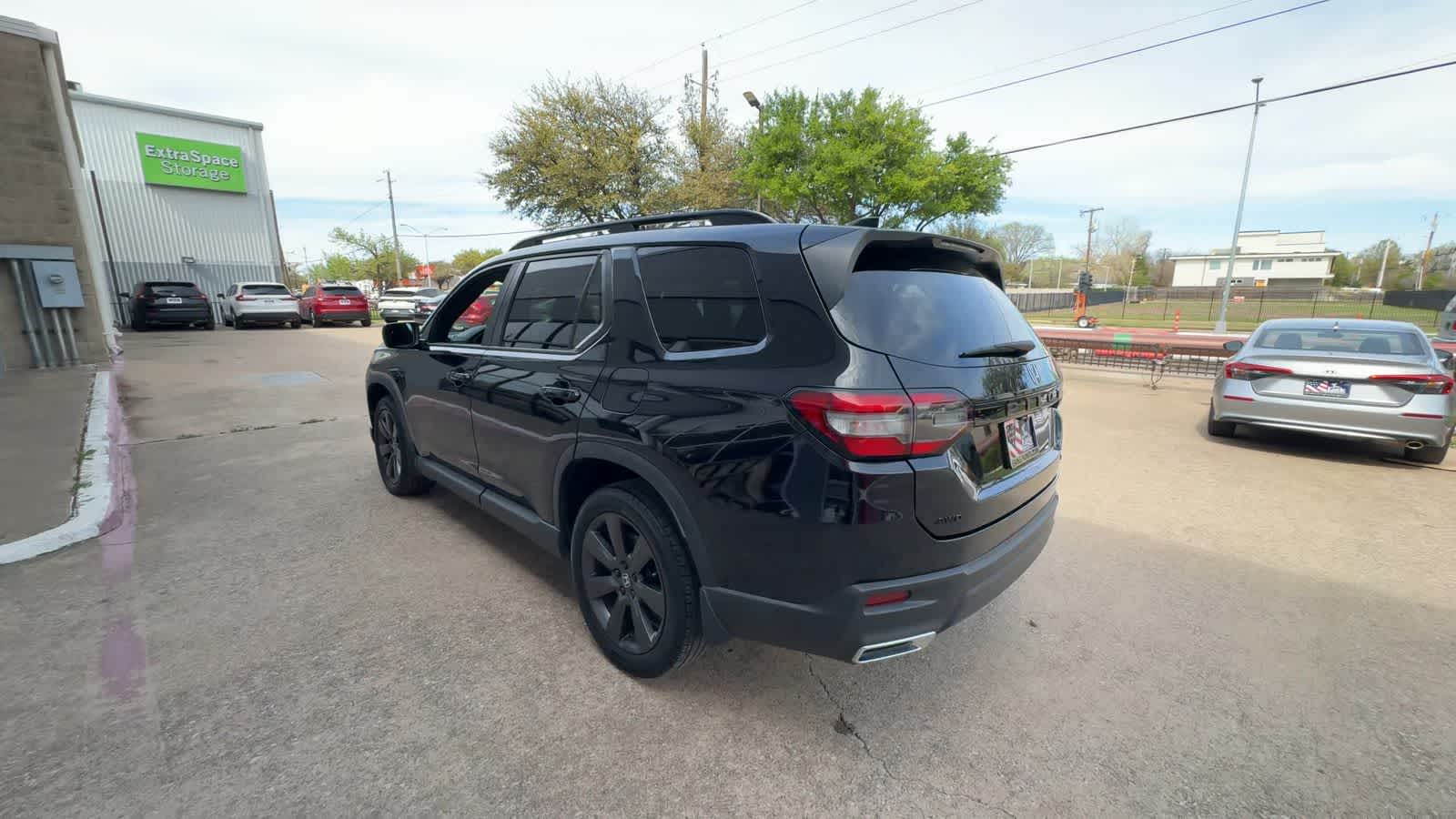 Thumbnail: 2023 Honda Pilot - 6