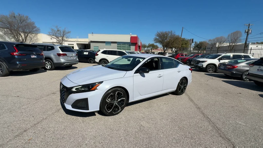 Used 2024 Nissan Altima 2.5 SR Sedan