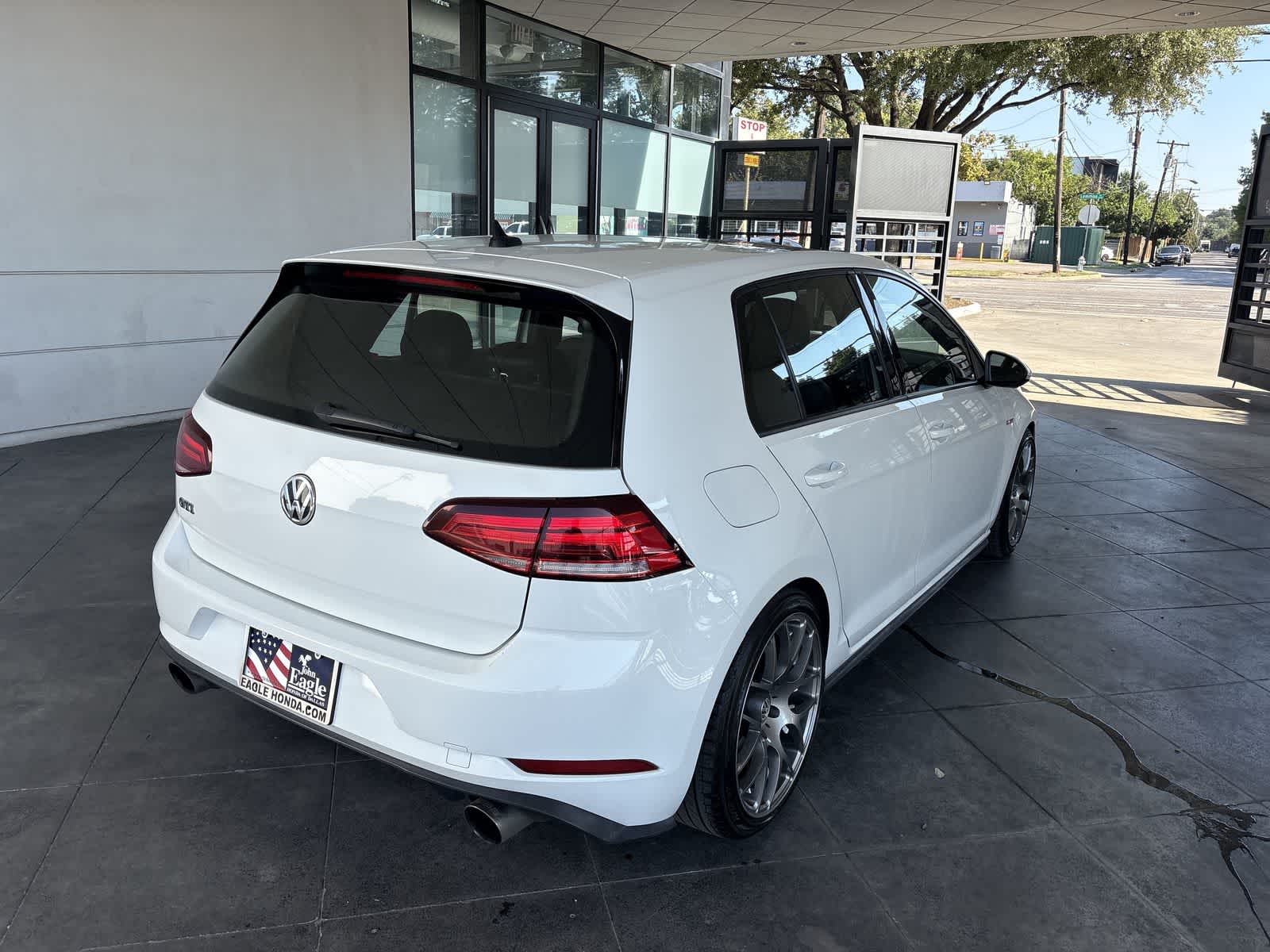 Thumbnail: 2018 Volkswagen Golf - 24