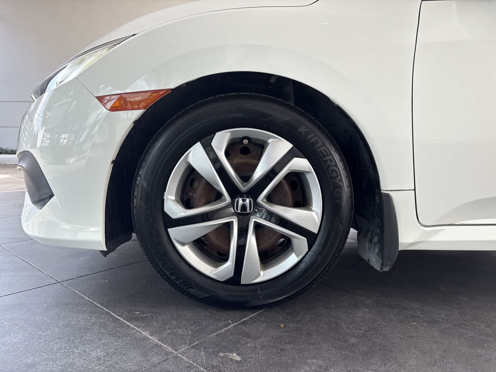 Thumbnail: 2016 Honda Civic - 8