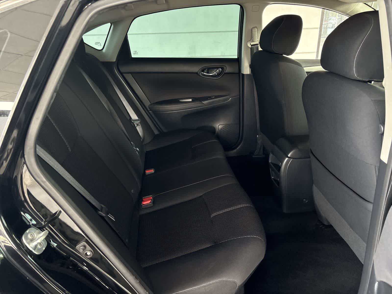 Thumbnail: 2016 Nissan Sentra - 12