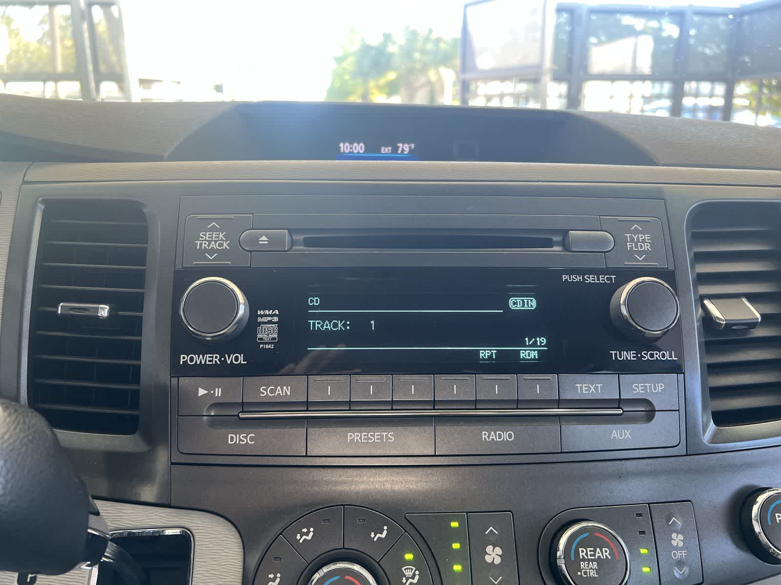 Thumbnail: 2011 Toyota Sienna - 24