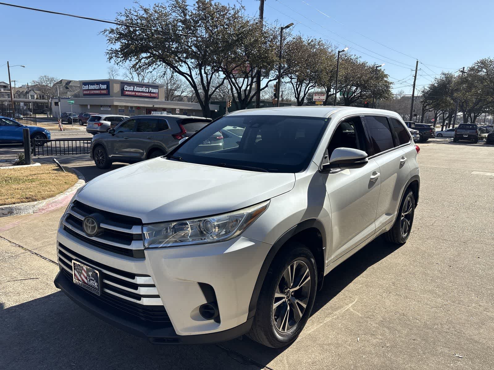 Thumbnail: 2017 Toyota Highlander - 29