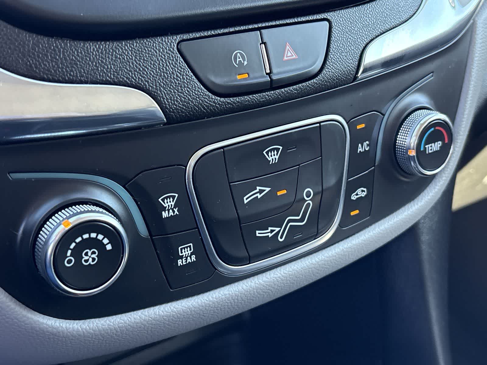 Thumbnail: 2023 Chevrolet Equinox - 32