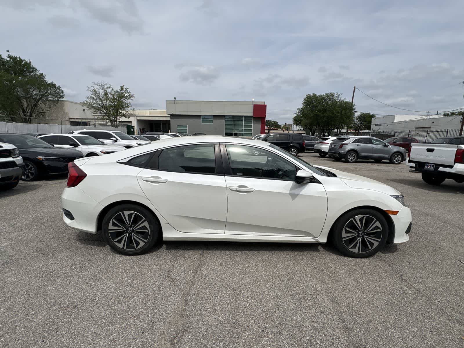 Thumbnail: 2017 Honda Civic - 7