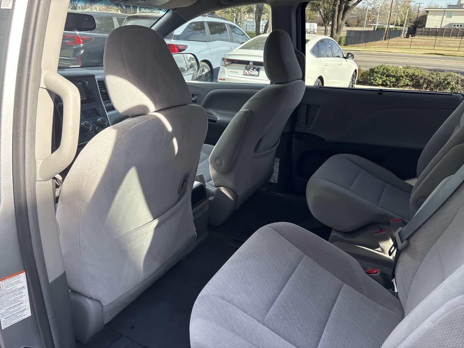 Thumbnail: 2015 Toyota Sienna - 11